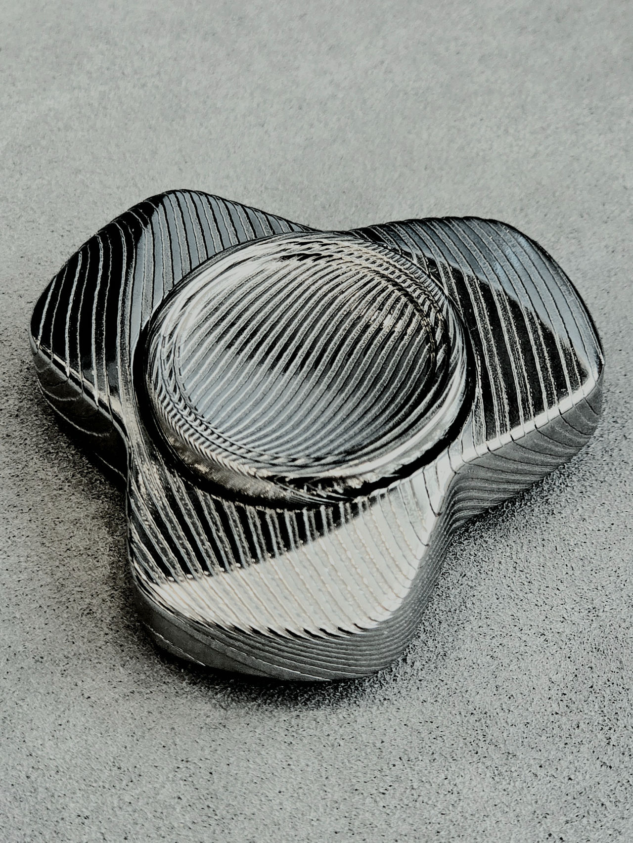 TW EDC SPINNER - 三叶玲珑云 指尖陀螺