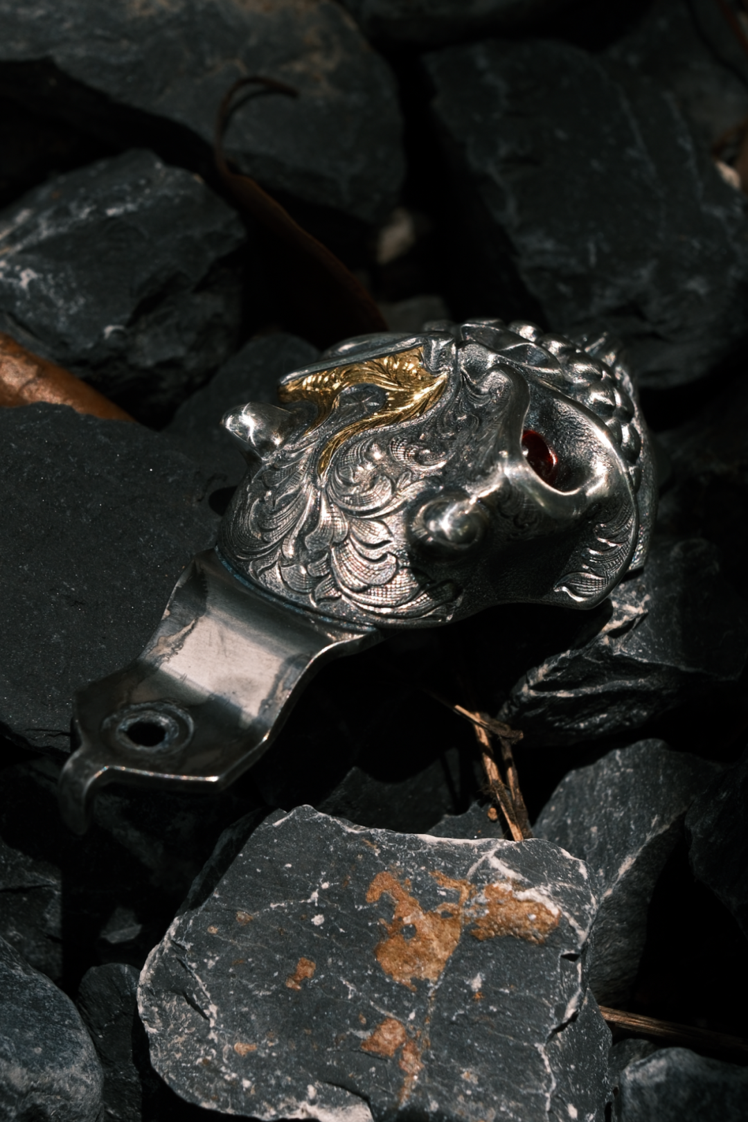 Raven Studio EDC - 雕金施特林 Starlingear