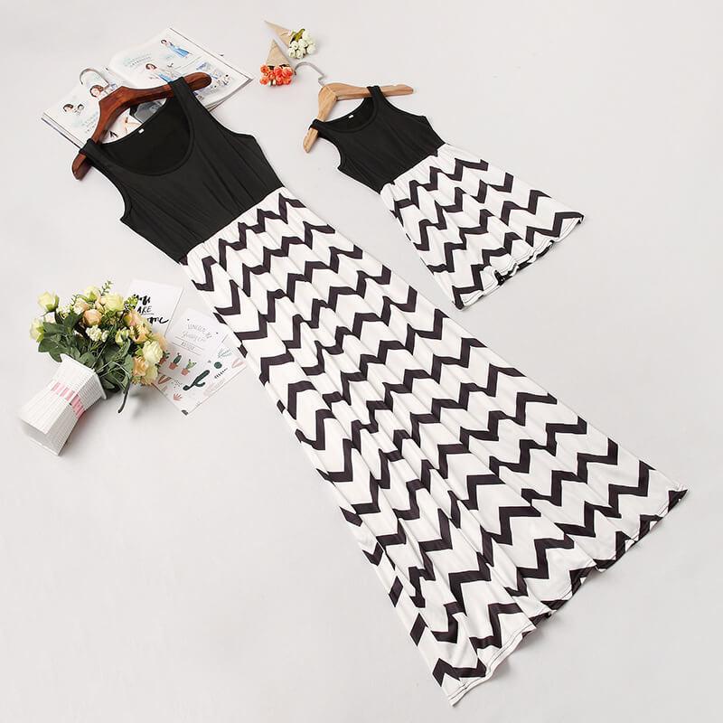 Mom and Me Trendy Sleeveless Wave Striped Dress (2536796094548)