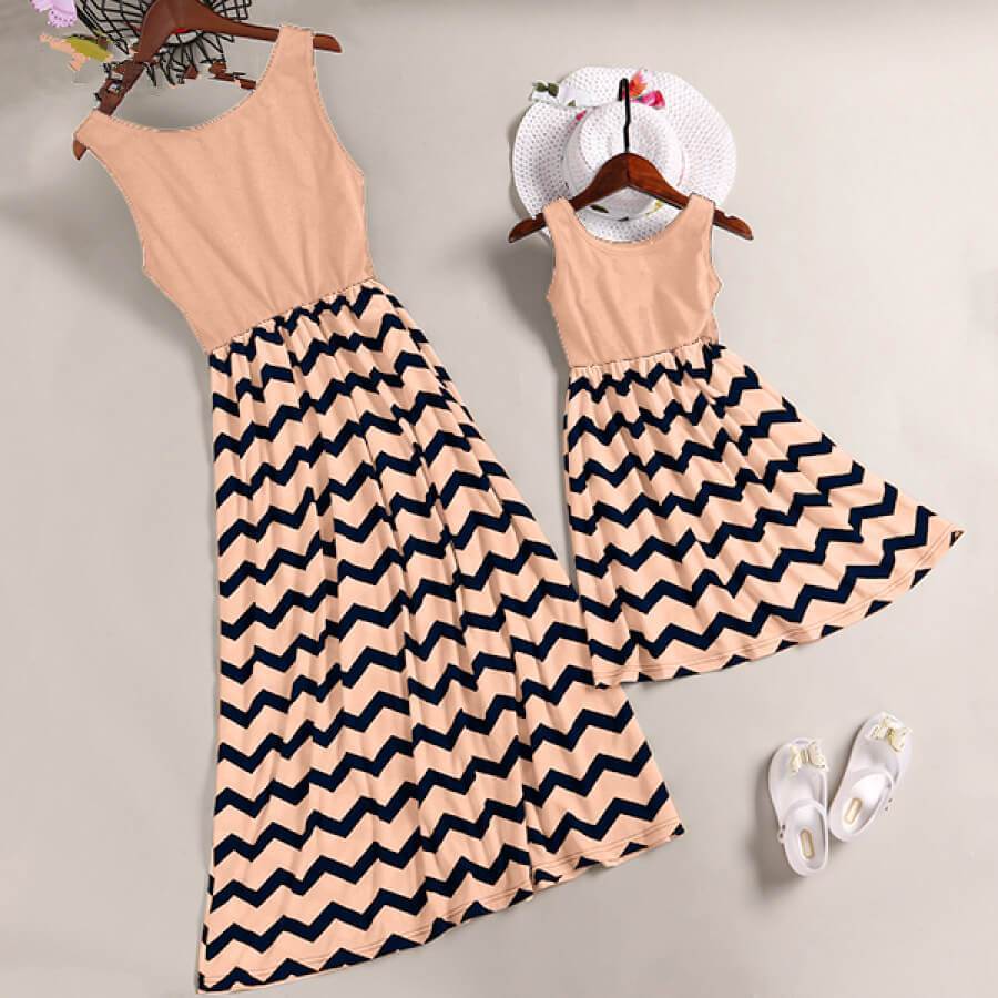 Mom and Me Trendy Sleeveless Wave Striped Dress (2536796094548)