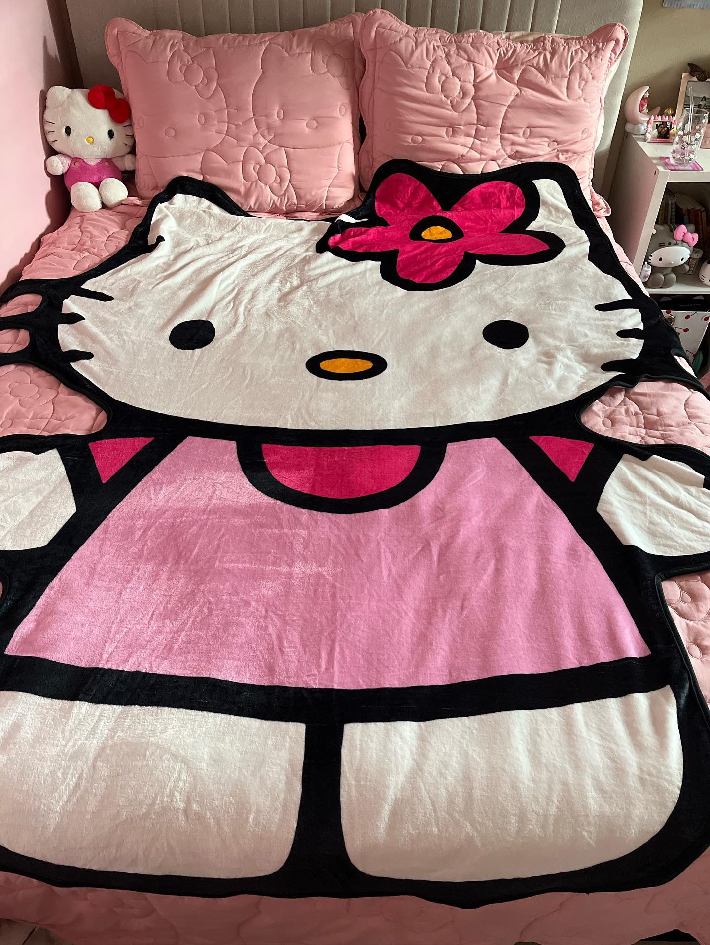 Hellokitty Shape Blanket Flannel Throw Blanket Cute Blanket Lightweight Super Soft Cozy for Bed Kids Adult Gift