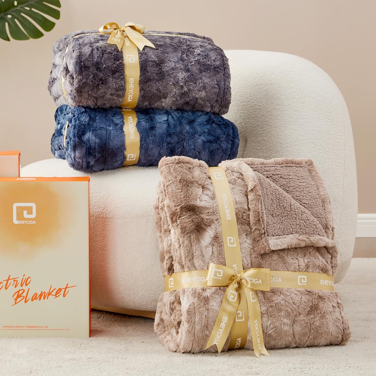  Electric Heated Blanket Throw Faux Fur, 10 Hours Auto Shut Off 6 Heating Levels Heating Blanket Throw, Soft Warm Heated Blanket Fast Heating Navy Blue, Faux Fur & Sherpa