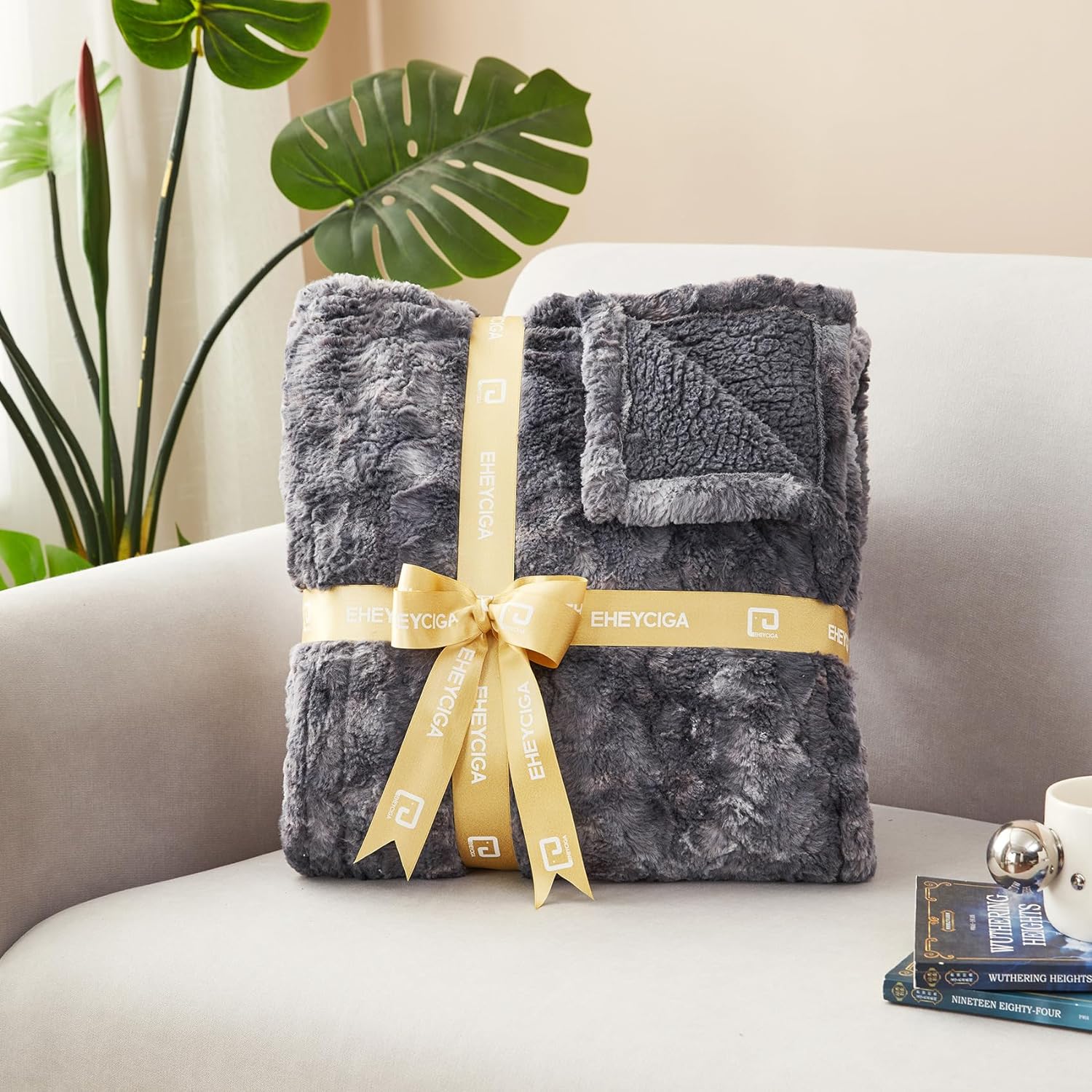  Electric Heated Blanket Throw Faux Fur, 10 Hours Auto Shut Off 6 Heating Levels Heating Blanket Throw, Soft Warm Heated Blanket Fast Heating Navy Blue, Faux Fur & Sherpa