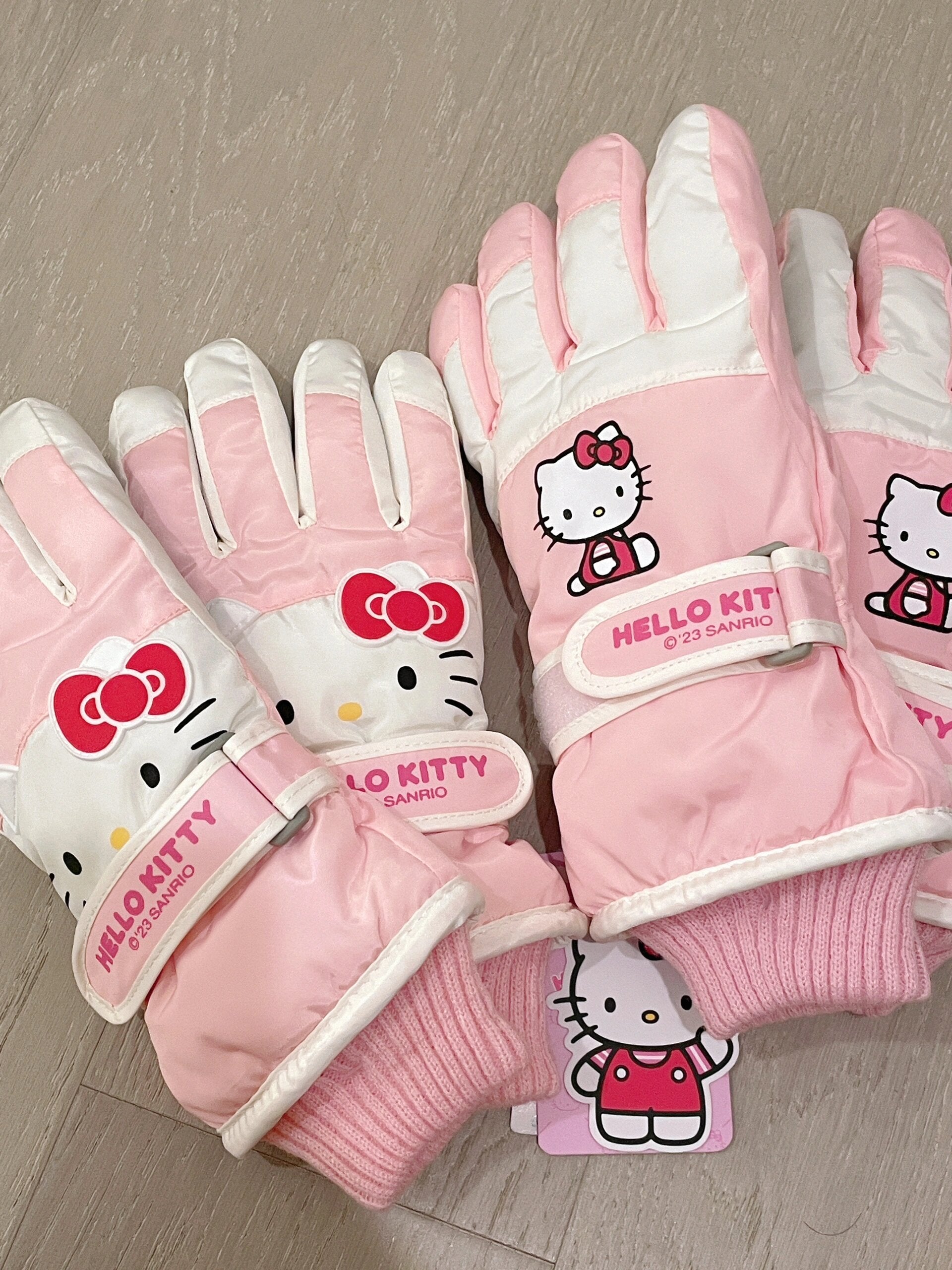 Hellokitty Winter Snow Gloves Waterproof Ski Gloves Warm Windproof Gloves