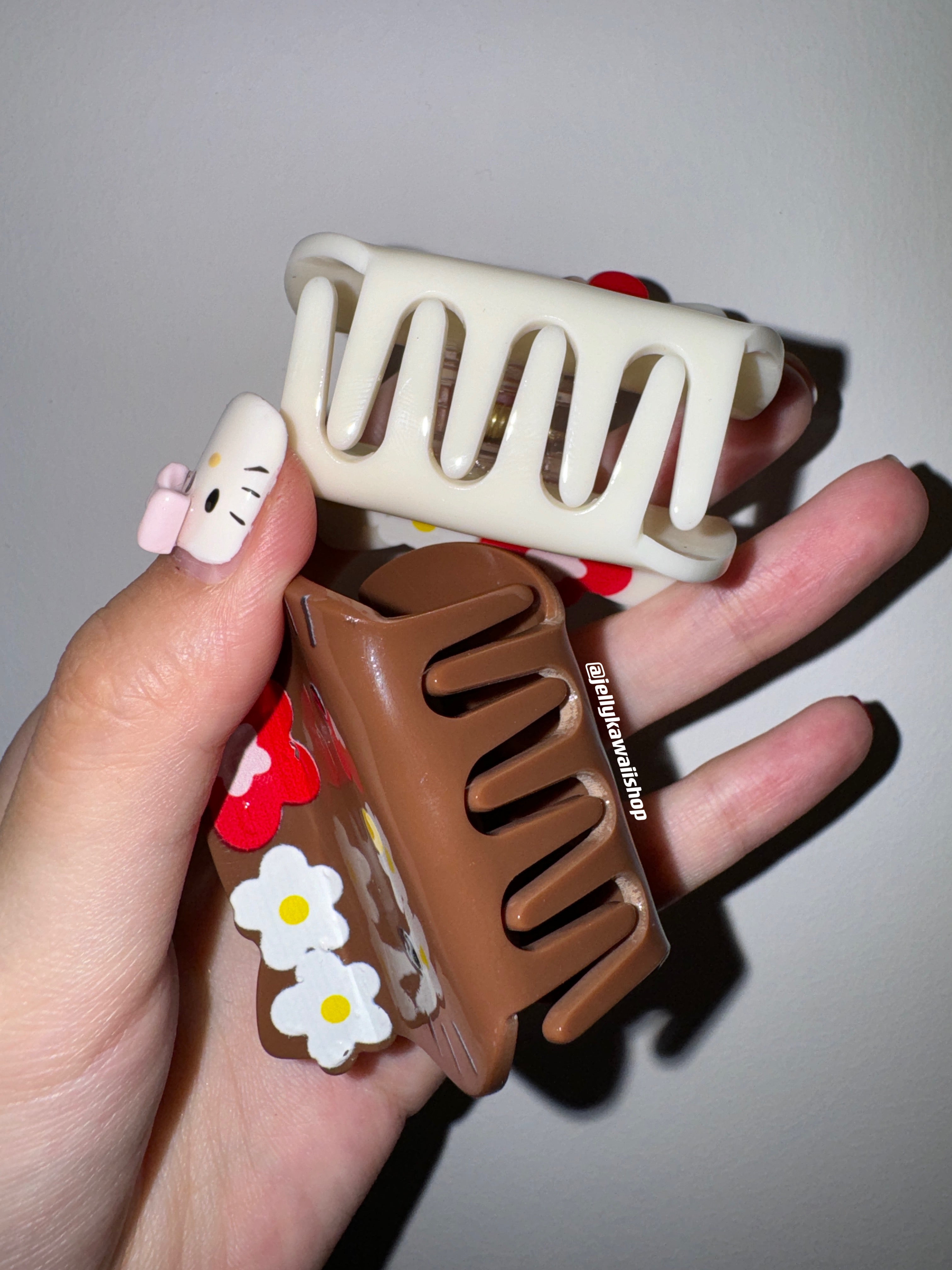 Sanrio Tan Hellokitty Hair Clip Hair Pin Vance clip Hair Accessories｜2 Count (Pack of 1)