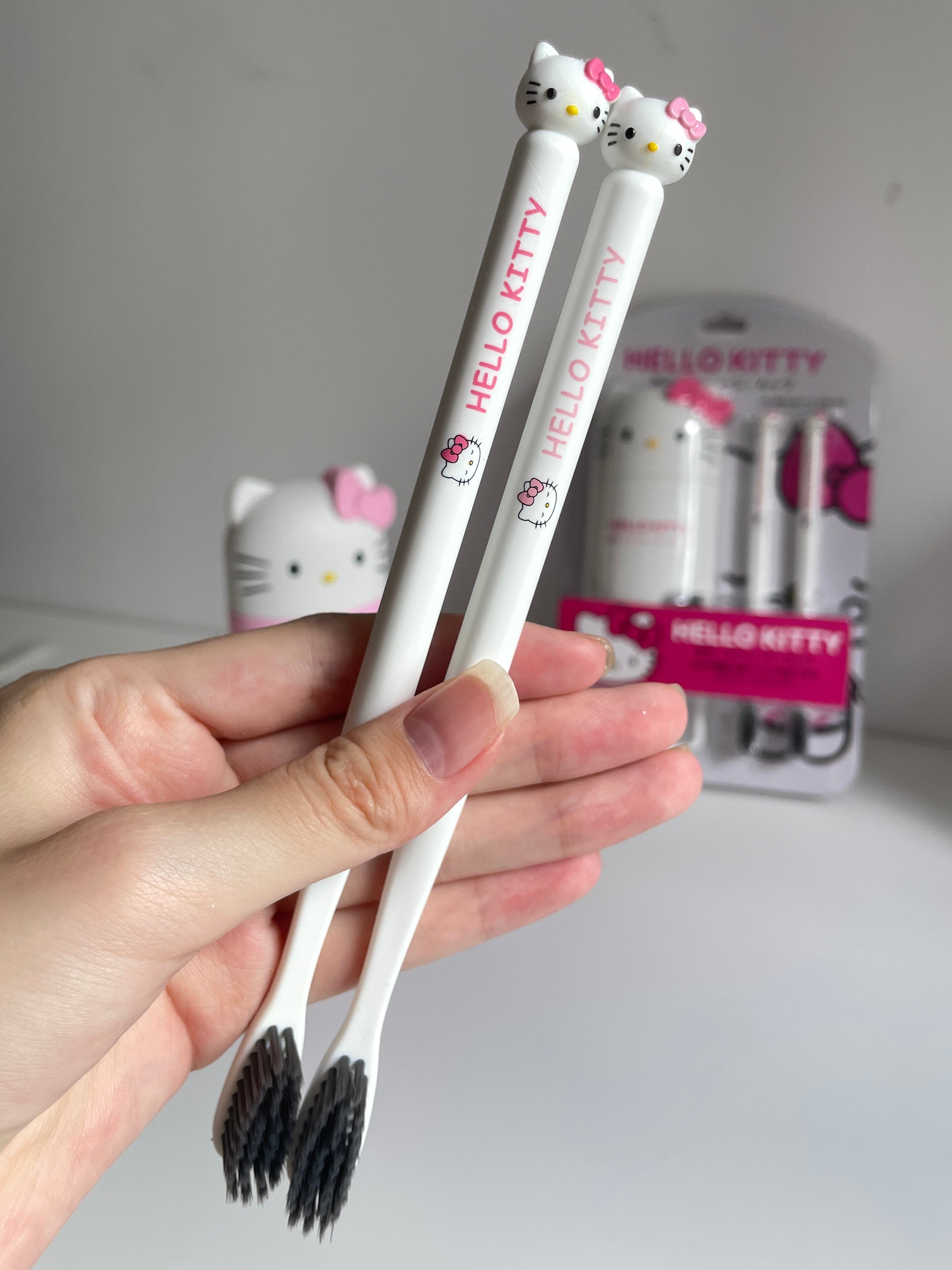 Hellokitty Travel Toothbrush Cup 2 Toothbrush Included Portable Business Trips Wash Cup Holder Travel Toothpaste Holder Organizer