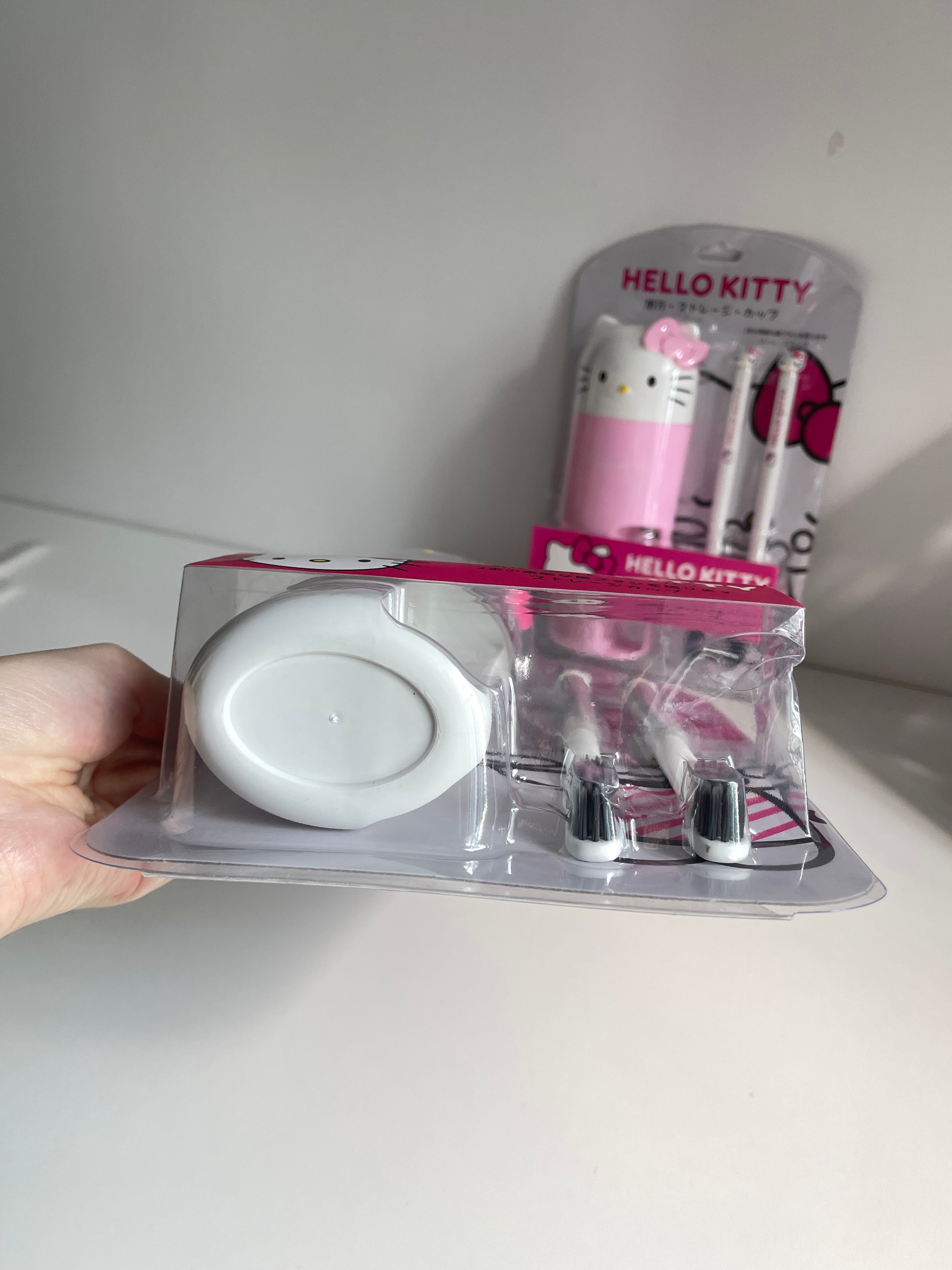 Hellokitty Travel Toothbrush Cup 2 Toothbrush Included Portable Business Trips Wash Cup Holder Travel Toothpaste Holder Organizer