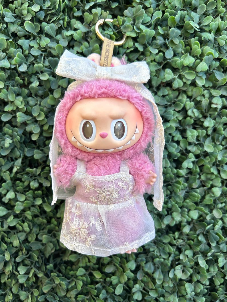 Labubu outfits Enchanted Blossom Lace Cape (No Doll Included)