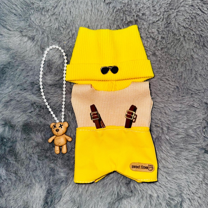 Labubu outfits Funny Banana Costume Set with Hat & Bear Charm (No Doll Included)