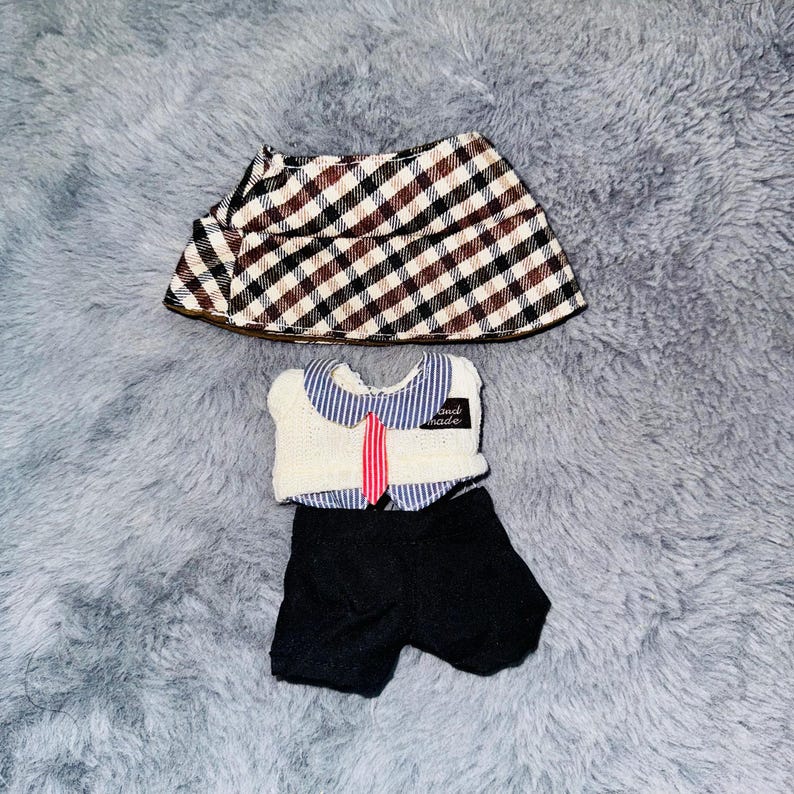 Labubu outfits Plaid Detective Bunny Set (No Doll Included)