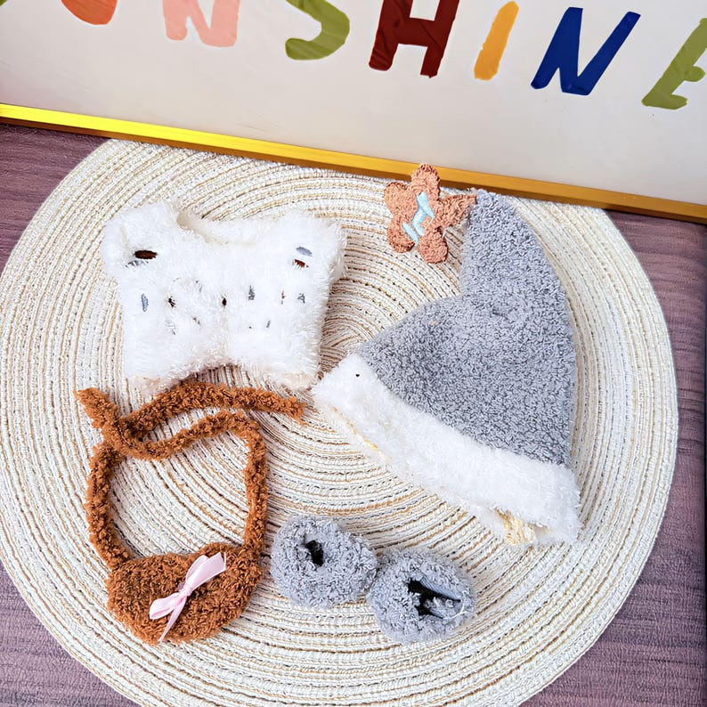 Labubu outfits Winter Elf Knitted Set with Star Hat (No Doll Included)