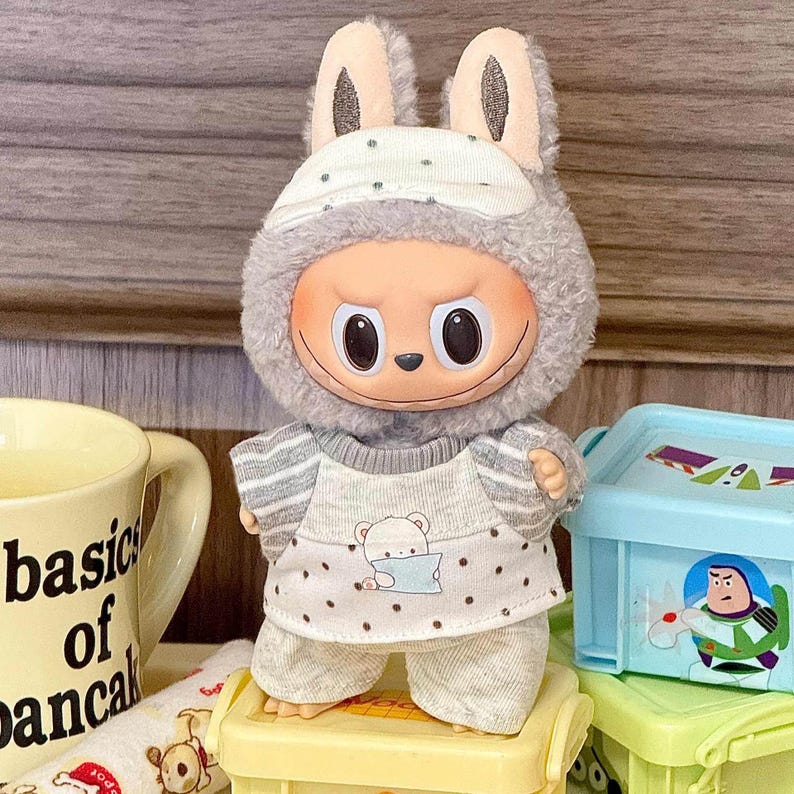 Labubu outfits Froggy Raincoat Adventure (No Doll Included)