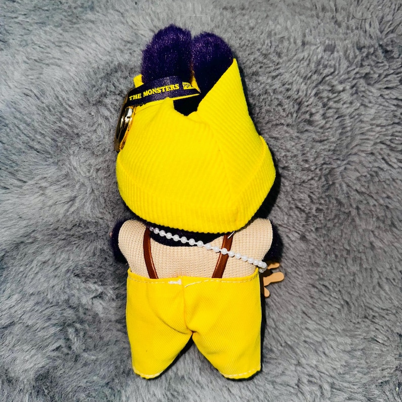 Labubu outfits Funny Banana Costume Set with Hat & Bear Charm (No Doll Included)