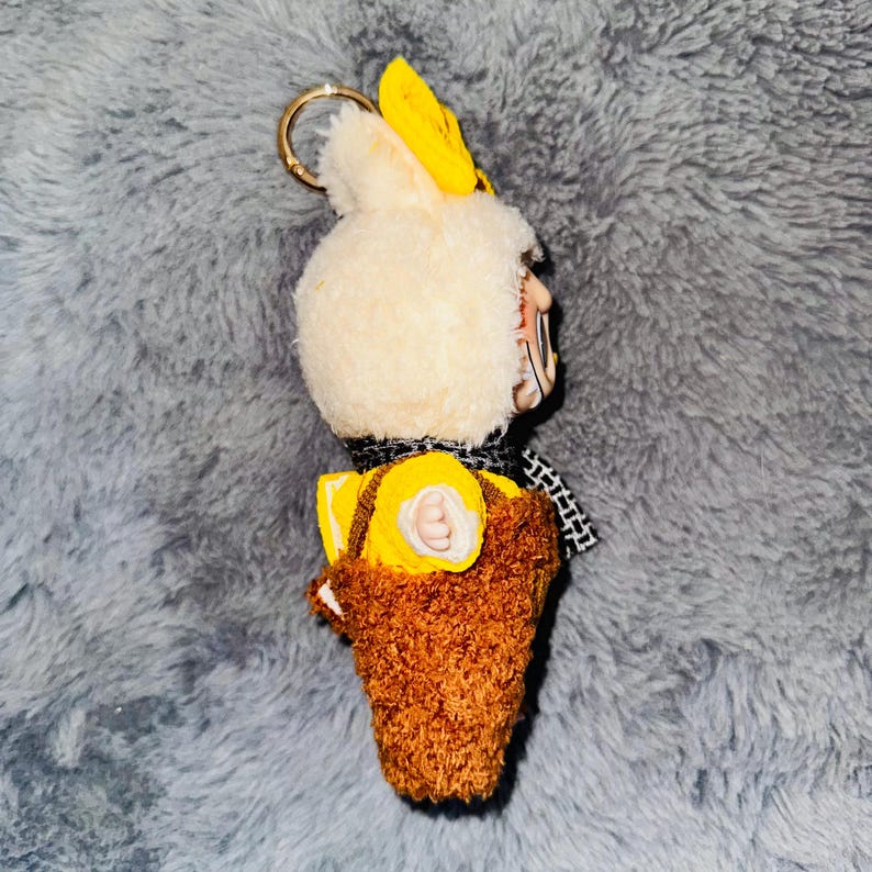 Labubu outfits Honey Bee Picnic Adventure (No Doll Included)