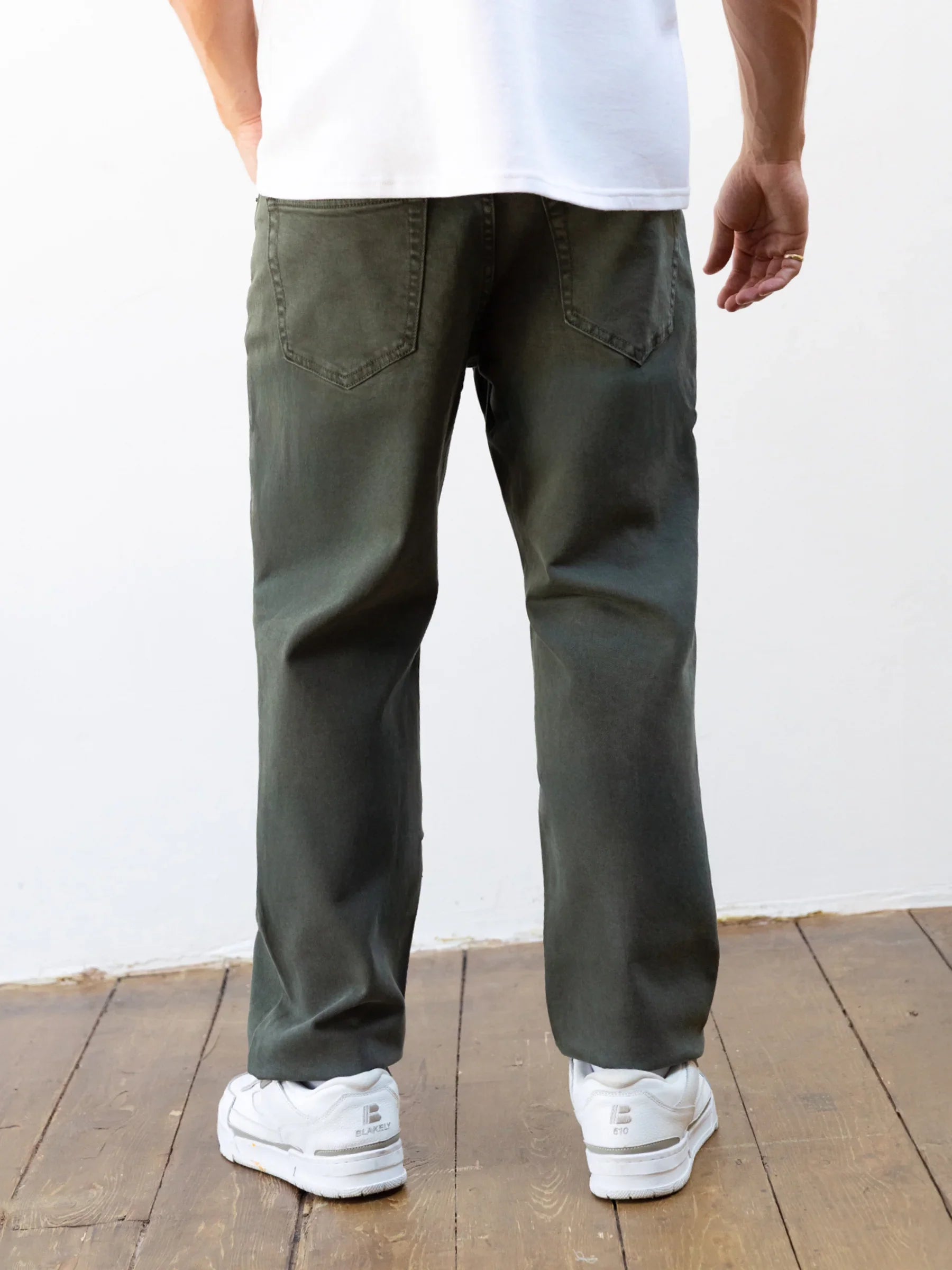 Loose Fitting Jeans - Khaki