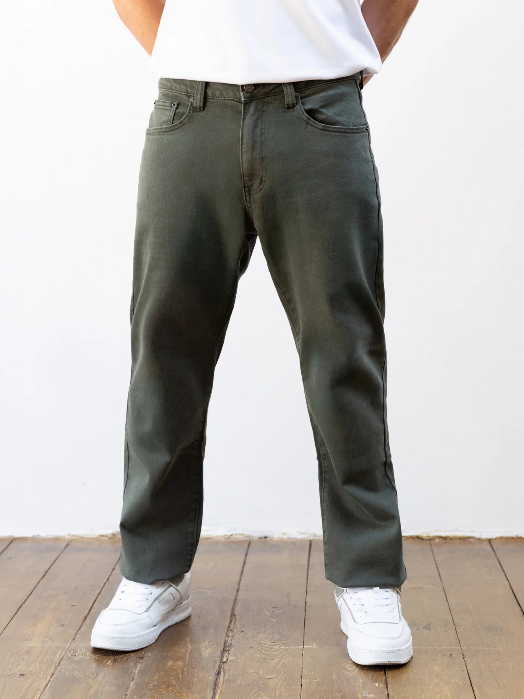 Loose Fitting Jeans - Khaki