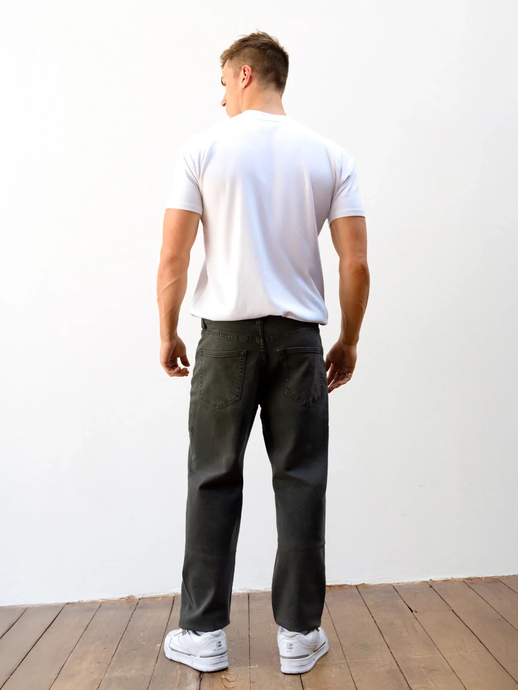 Loose Fitting Jeans - Khaki