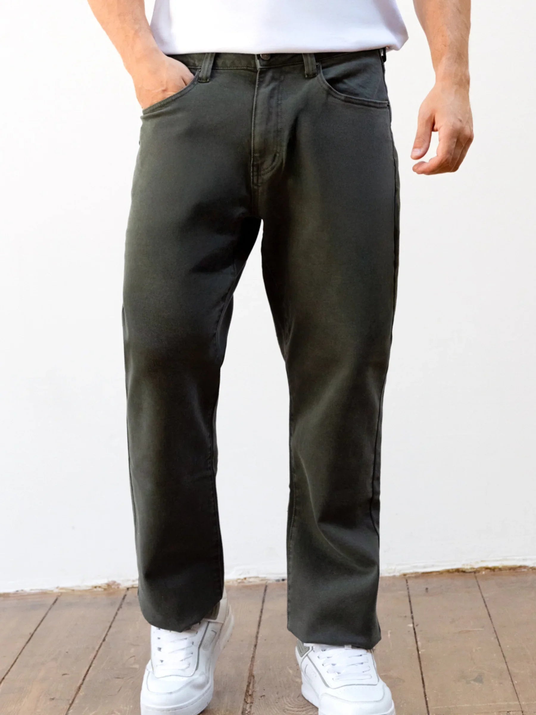 Loose Fitting Jeans - Khaki