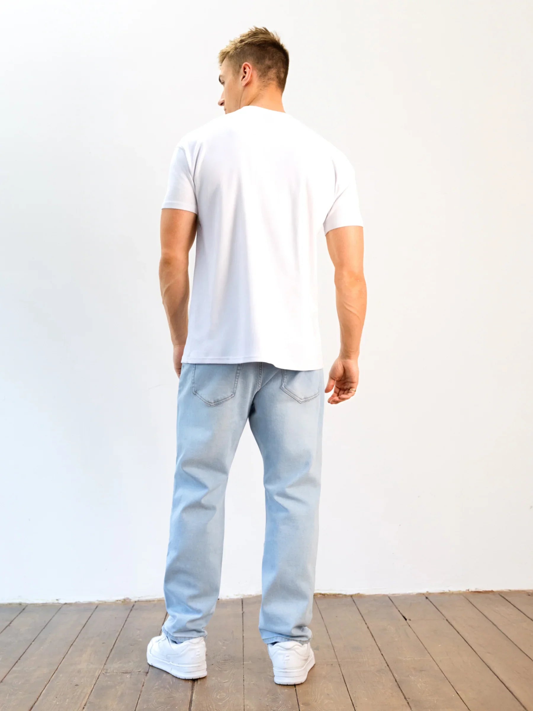Loose Fitting Jeans - Light Blue