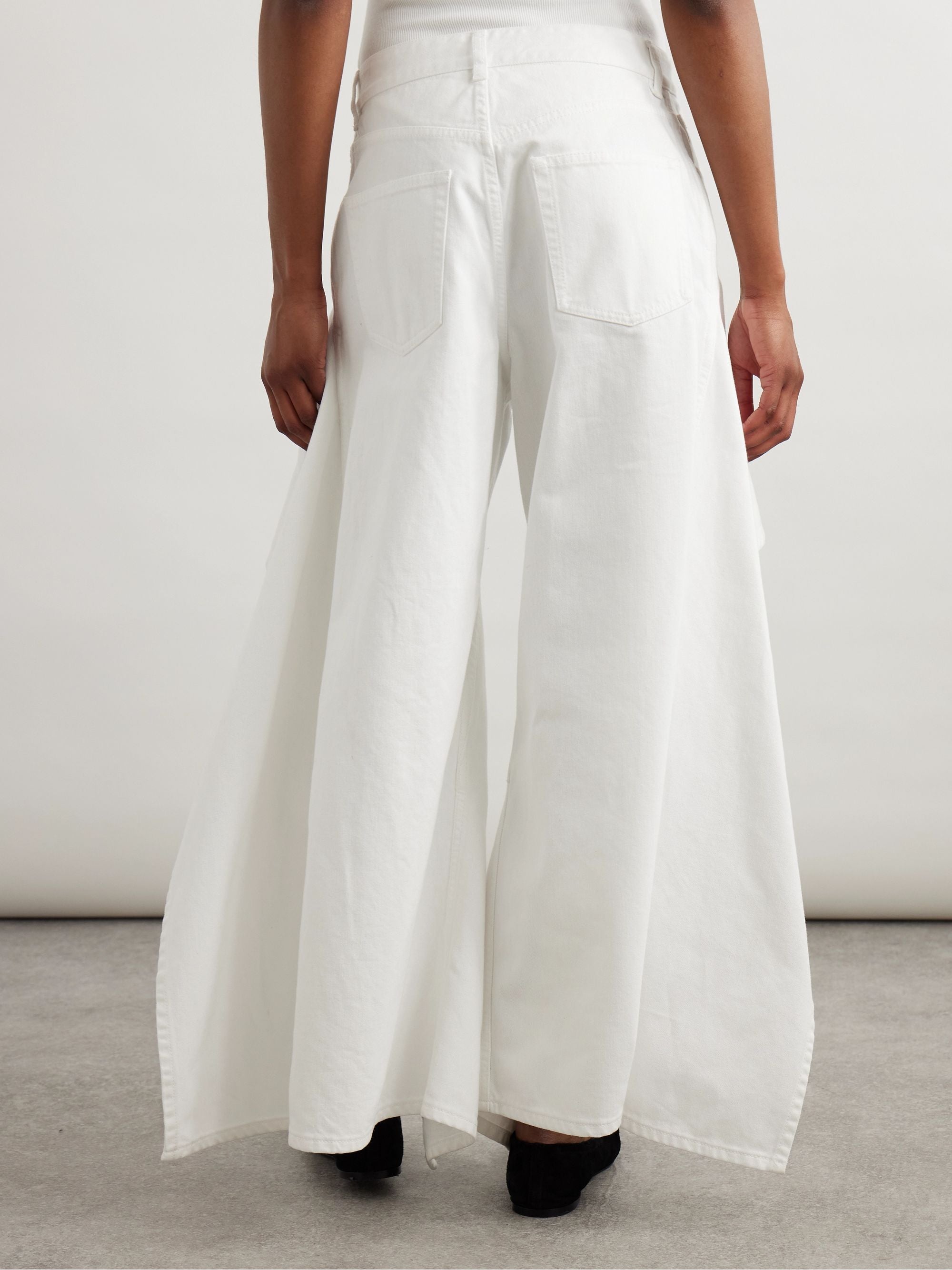 Ruffled Mid-Rise Wide-Leg Jeans