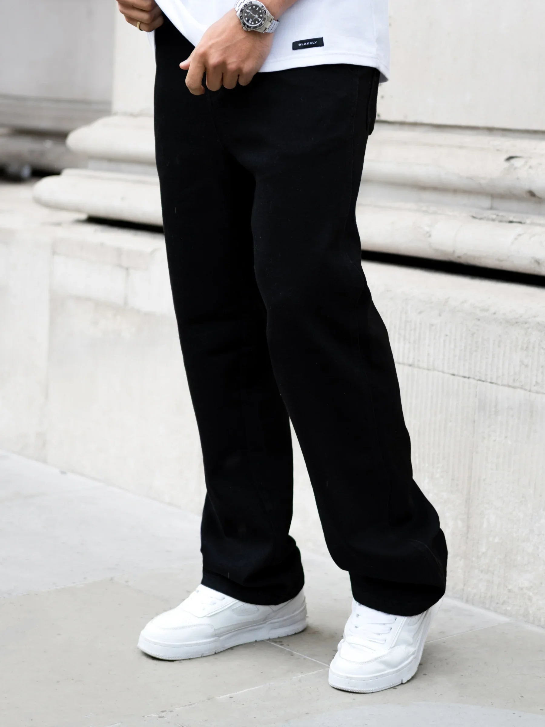 Straight Leg Jeans - Black