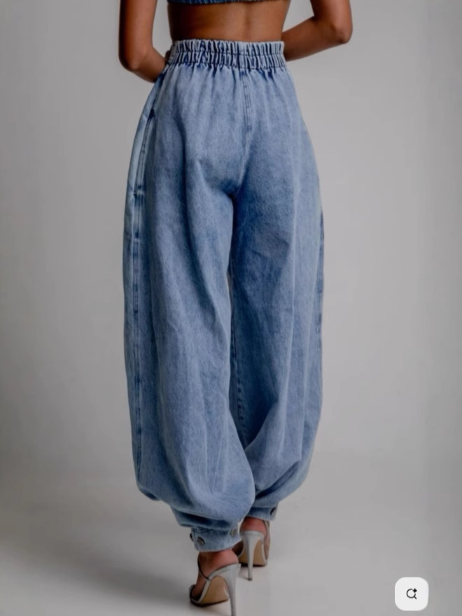 High-Waisted, Zip-Cuff Jeans — Loose-Fit, Casual, Retro-Style Trousers