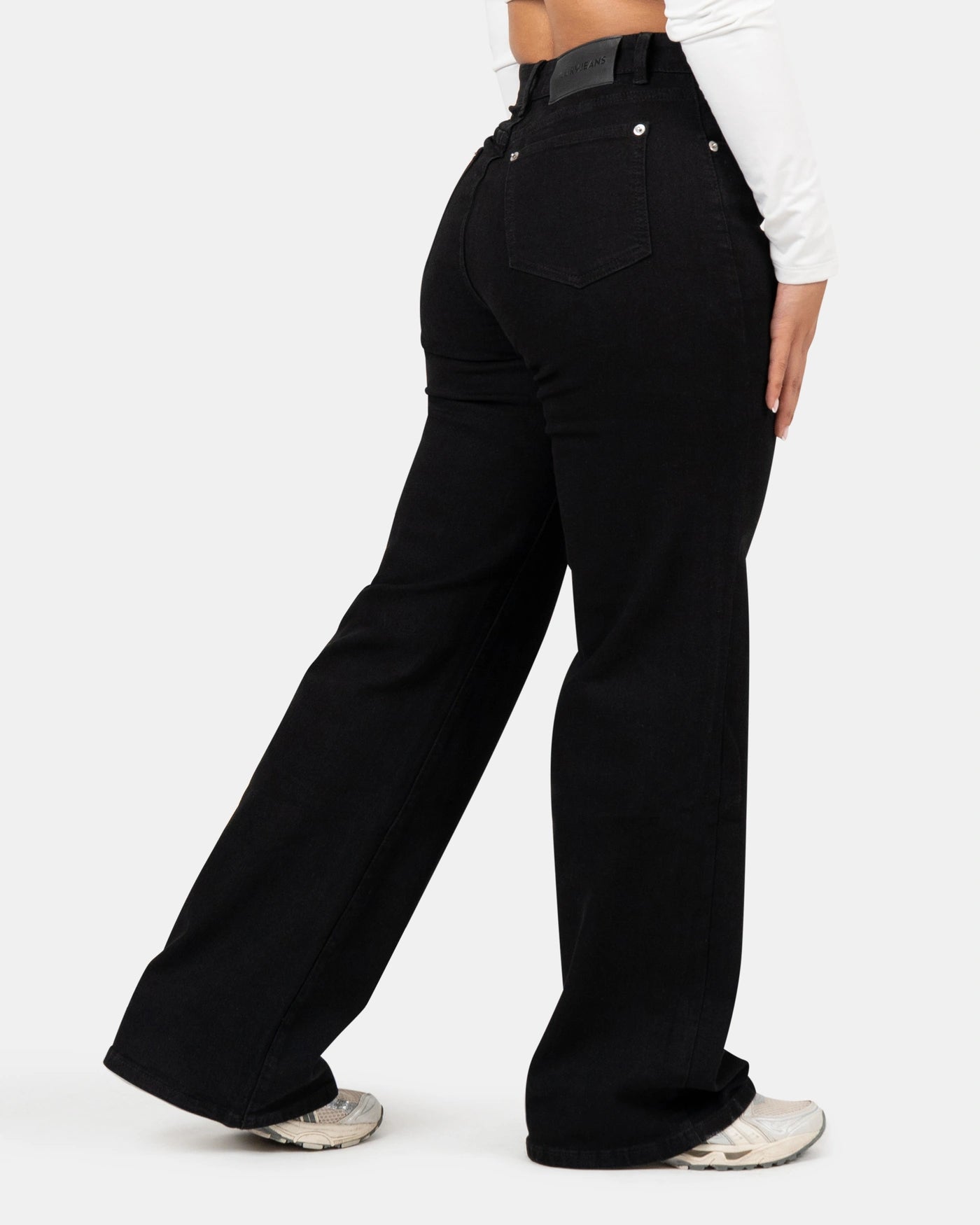 Curve-Hugging Relax – High-Waist – Black