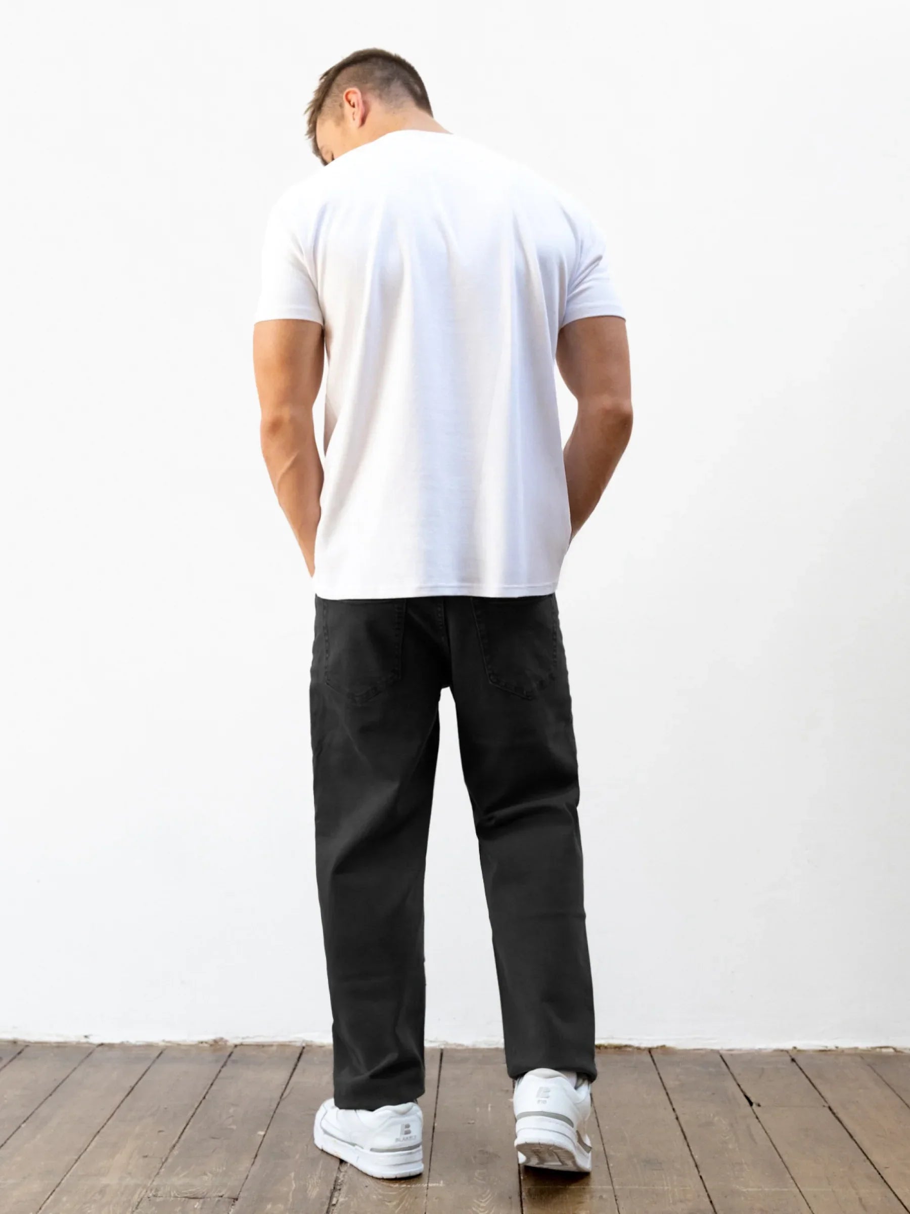 Loose Fitting Jeans - Black