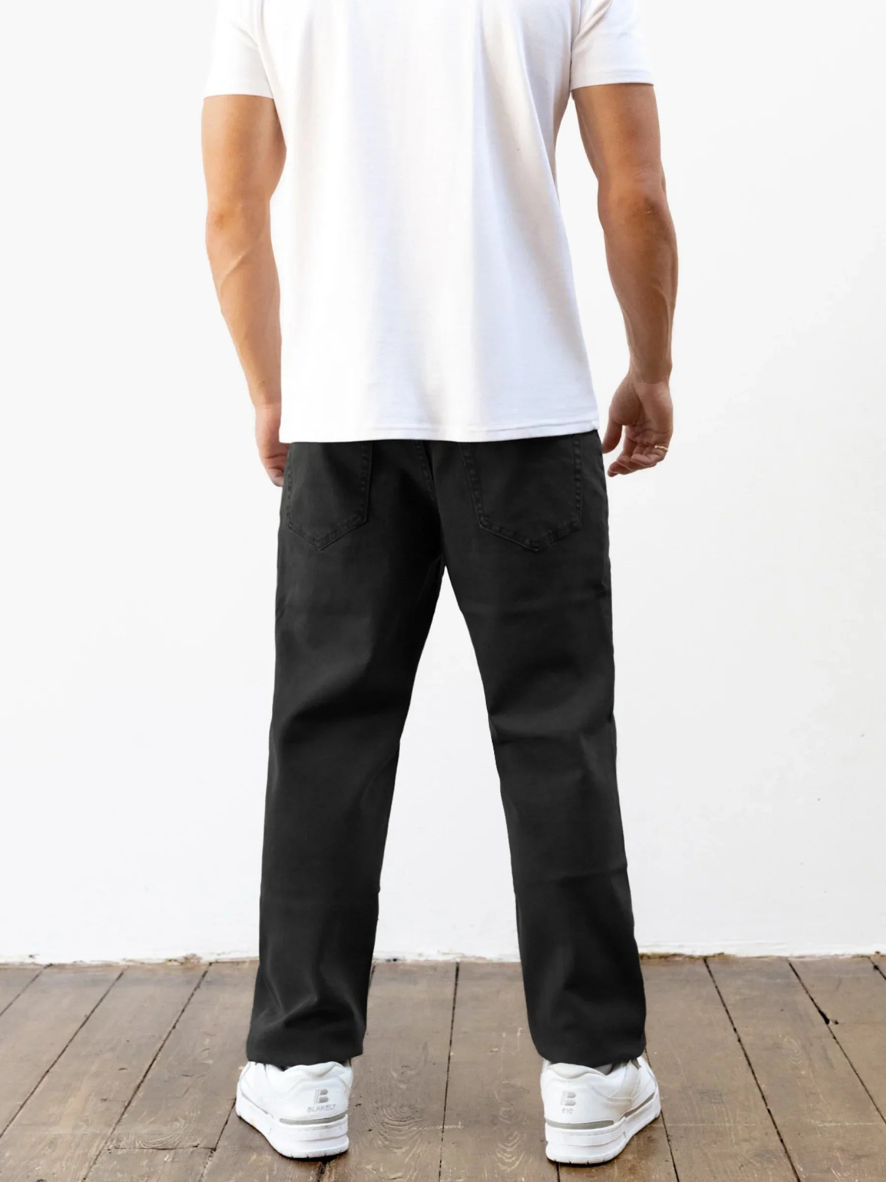 Loose Fitting Jeans - Black