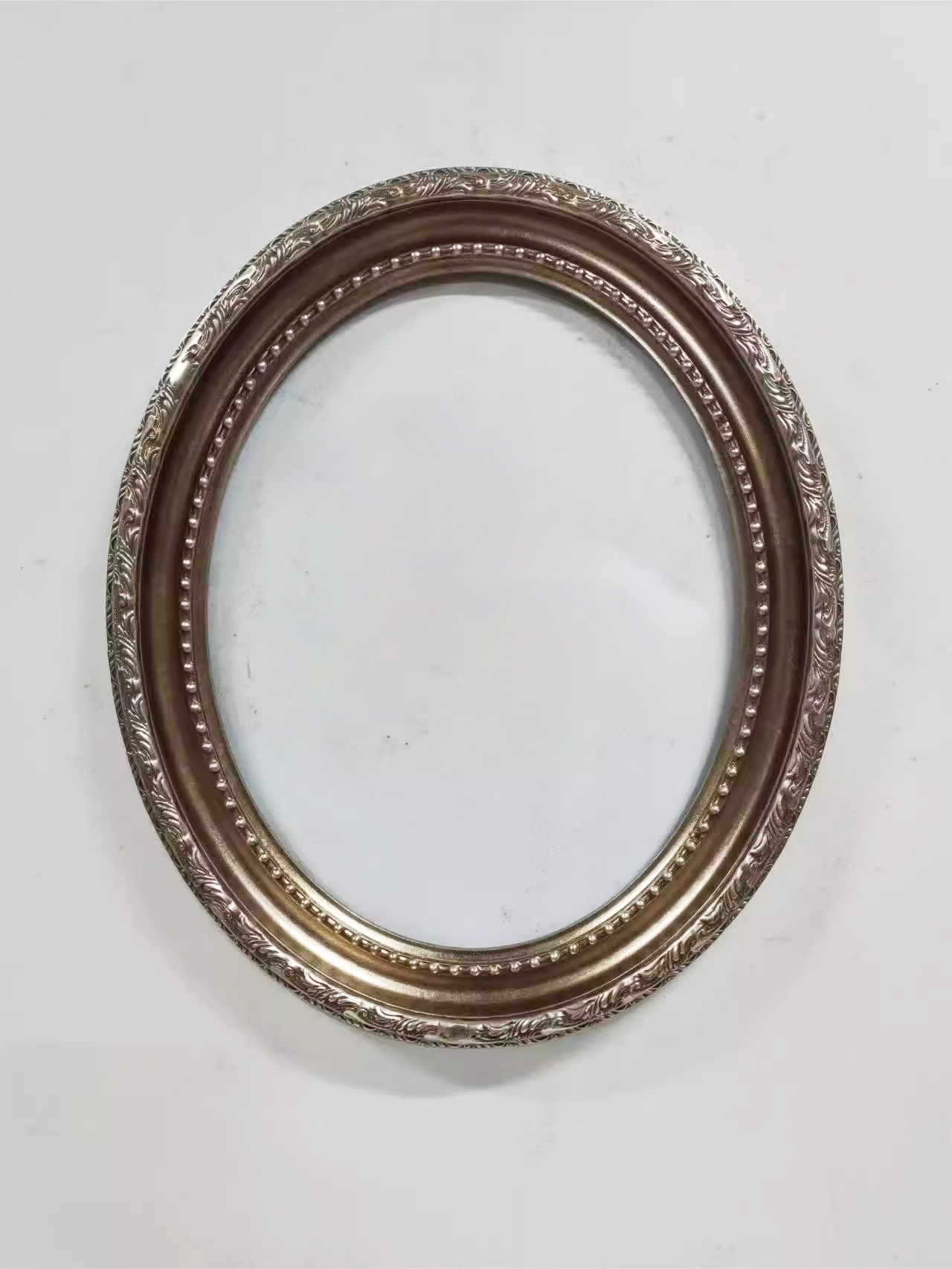 FM-06431 Champagne Silver Oval Frame in Embossed Style Width-7cm