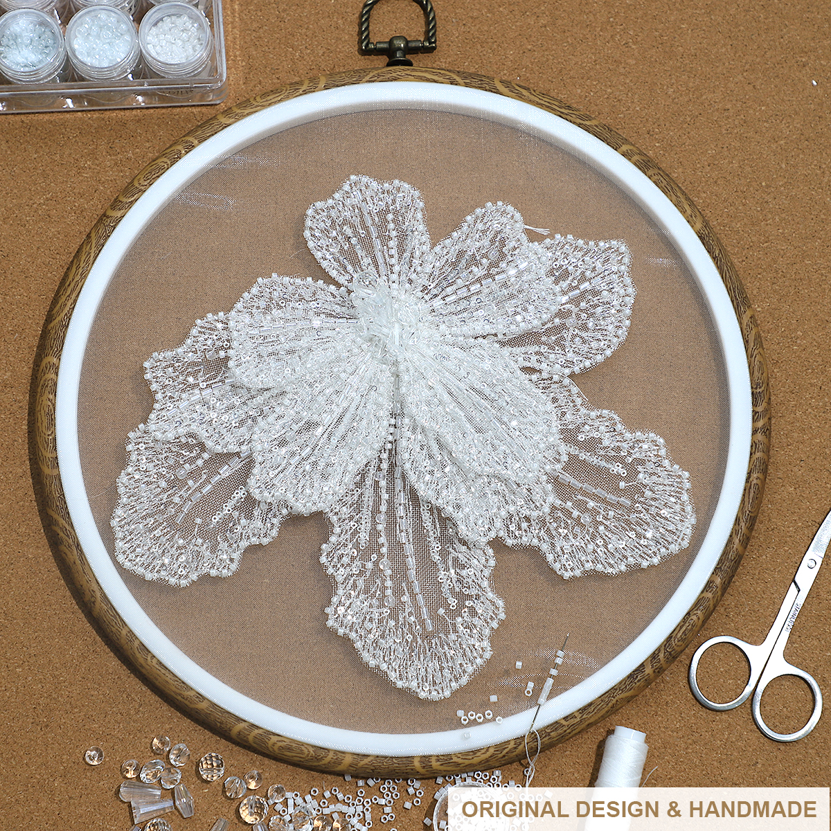 Yanzi Handmade 3d Flower Applique with Sequin Beads for Dress Clothing Accessories (YZDH025）