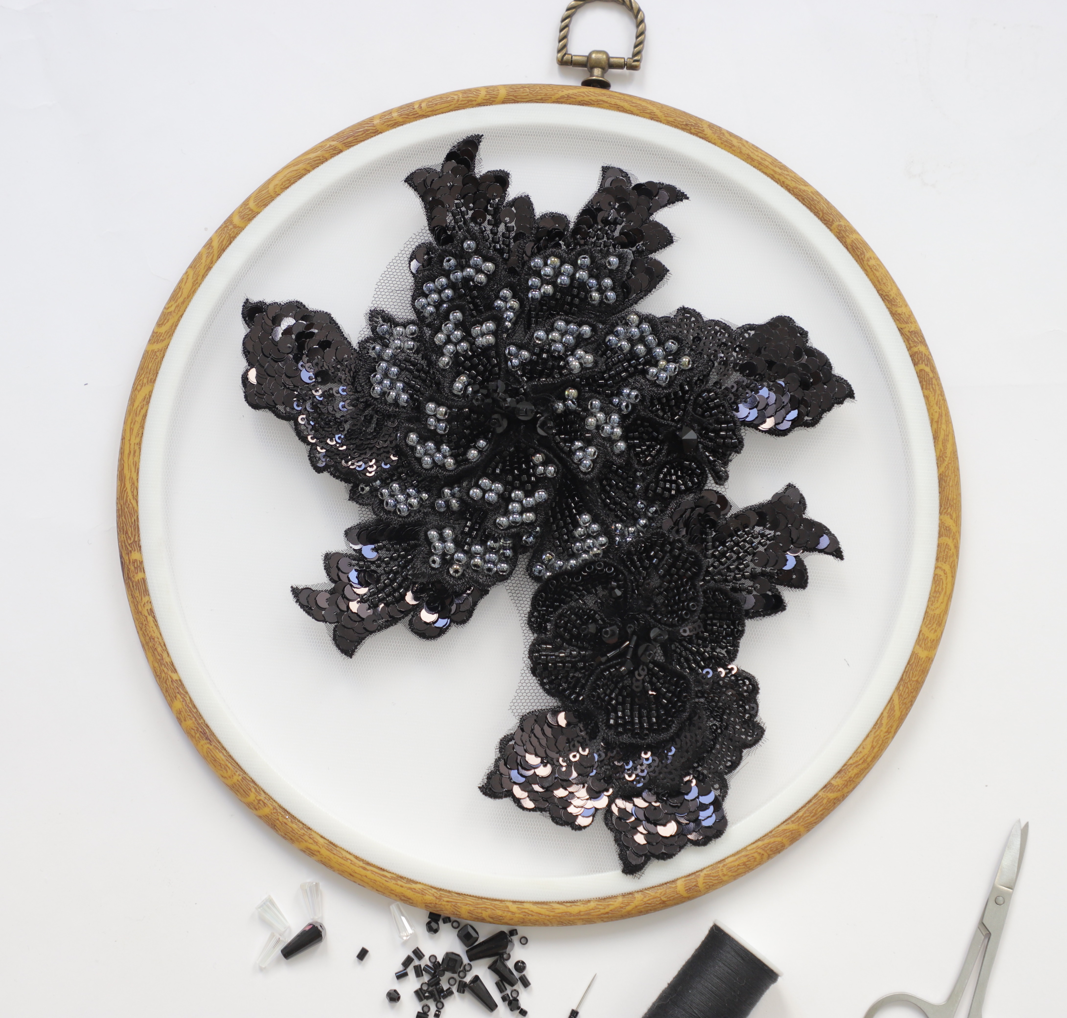 Yanzi Handmade 3d Flower Sequin Beads Applique for Dress Clothing Accessories (YZLQ006）