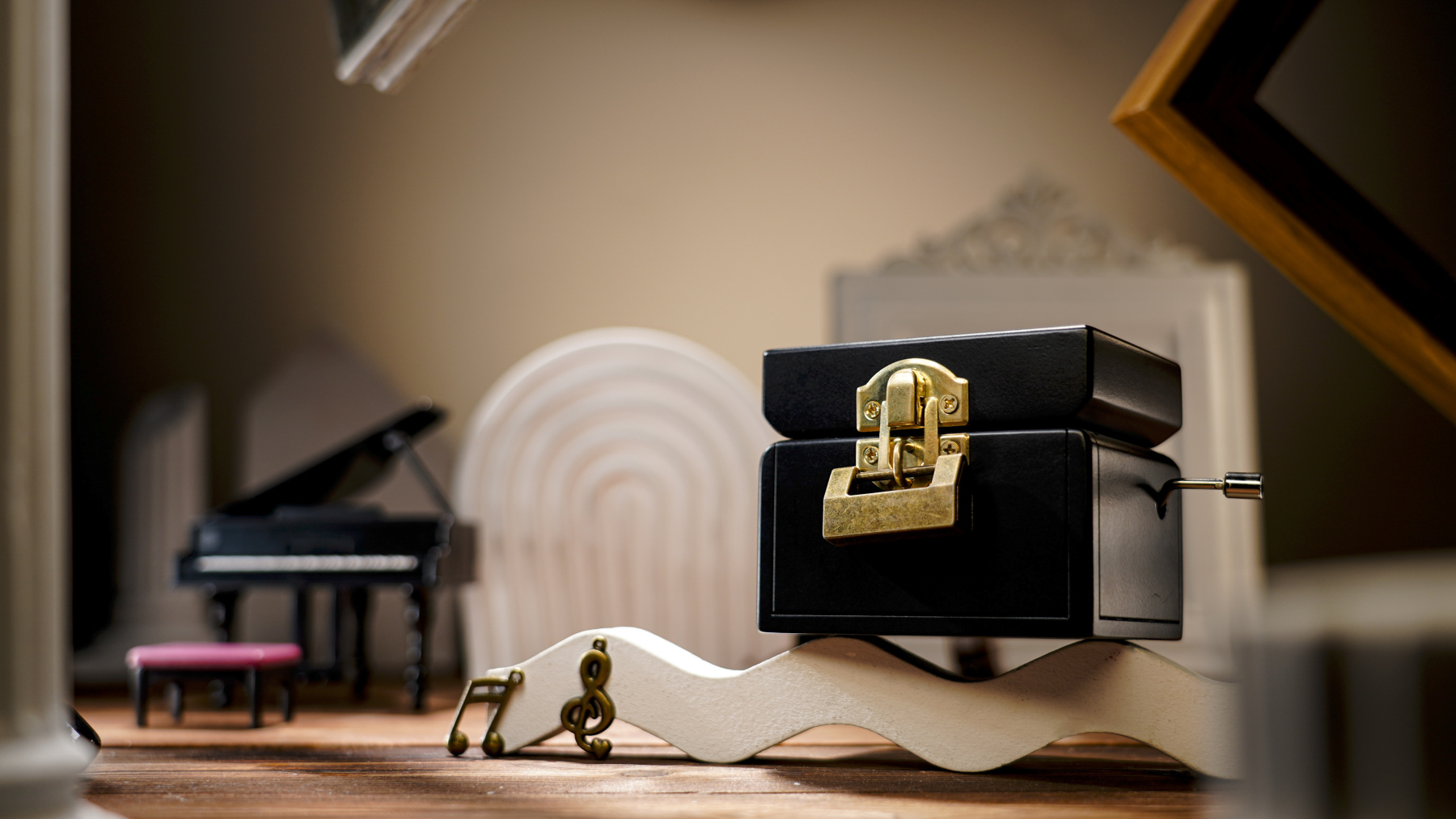 The Music Box by Colin Underwood & TCC Magic