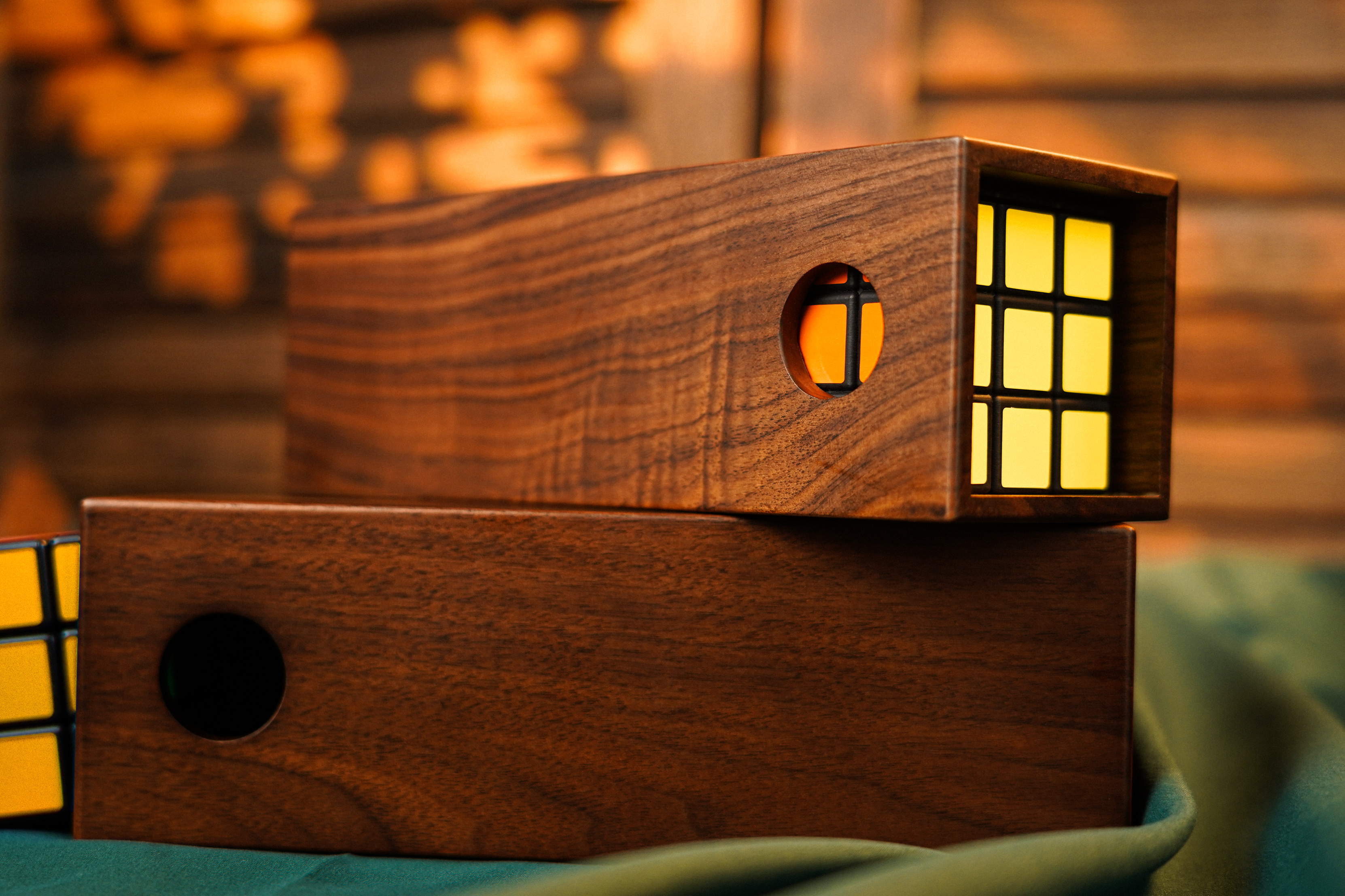 Cube Thru Head by David Penn & TCC Magic