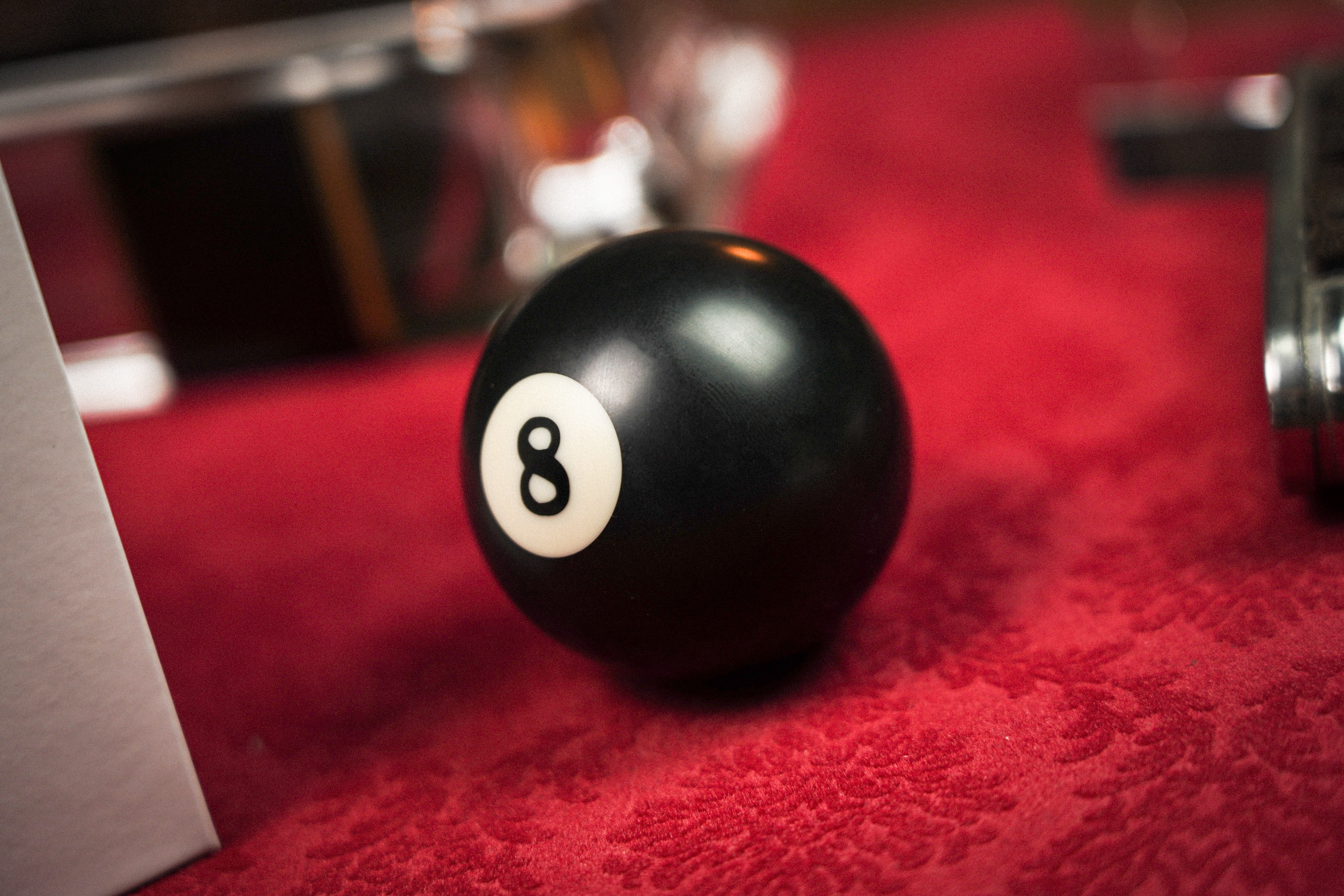 Magnetic 8 Ball by David Penn & TCC Magic