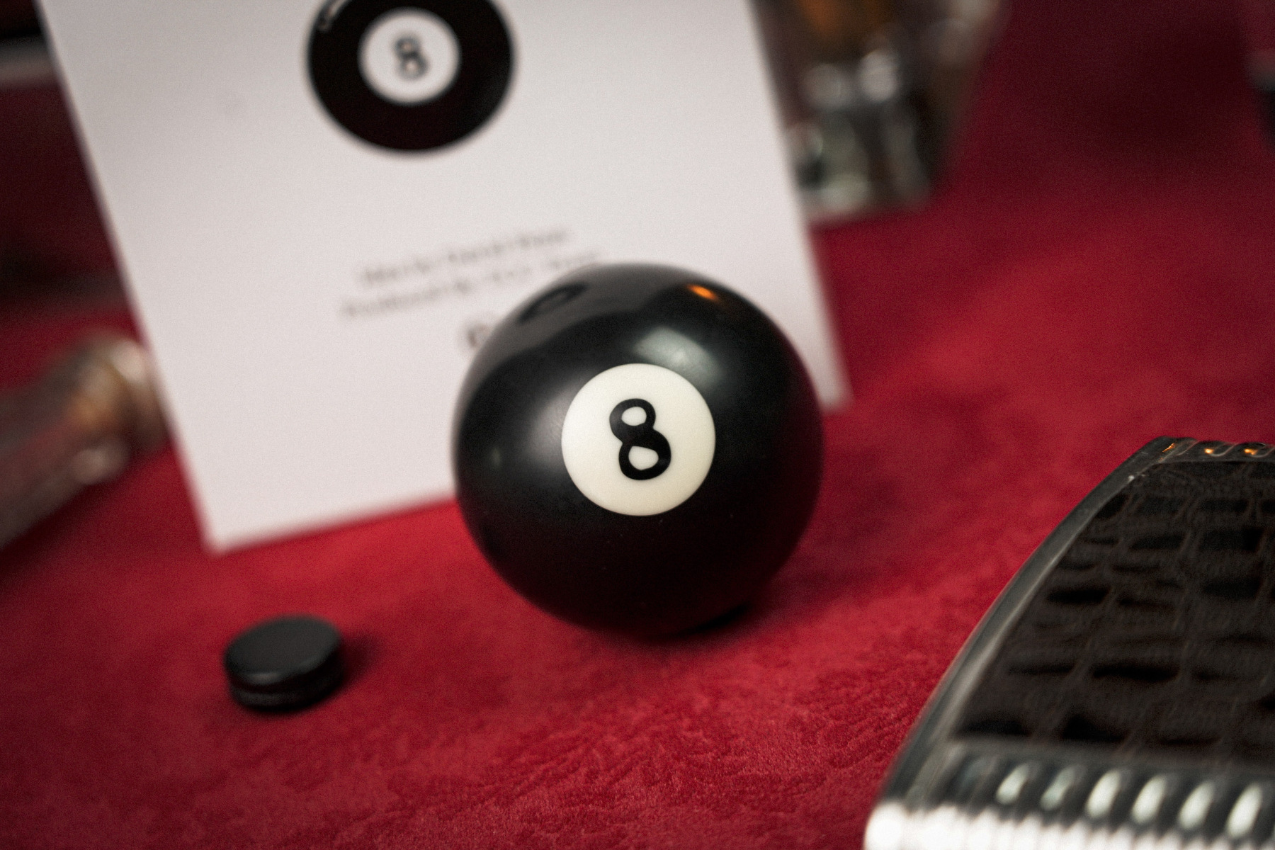 Magnetic 8 Ball by David Penn & TCC Magic