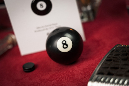 Magnetic 8 Ball by David Penn & TCC Magic