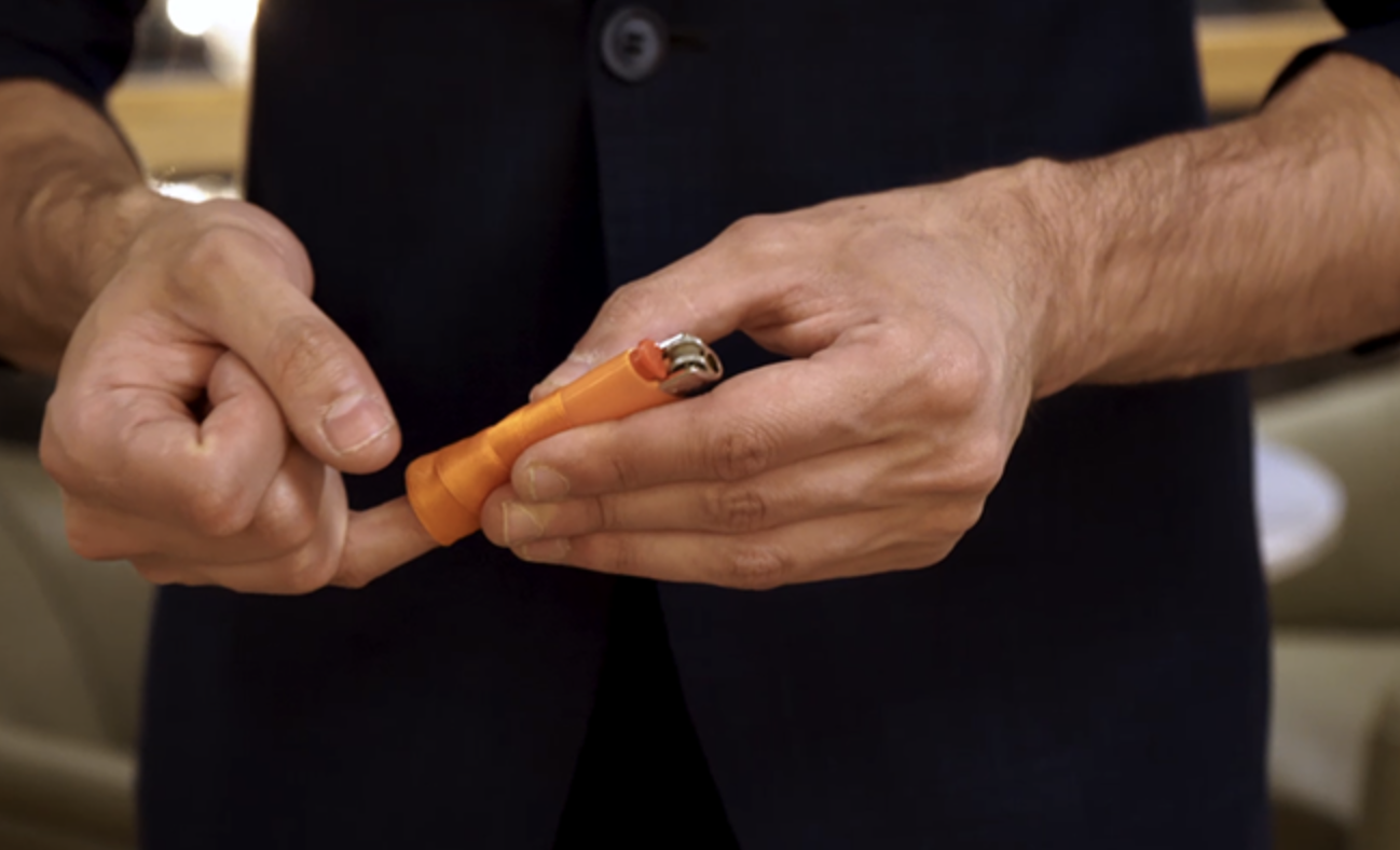 Color Extraction (Gimmicks and Online Instructions) by Vernet Magic -N2G Presents