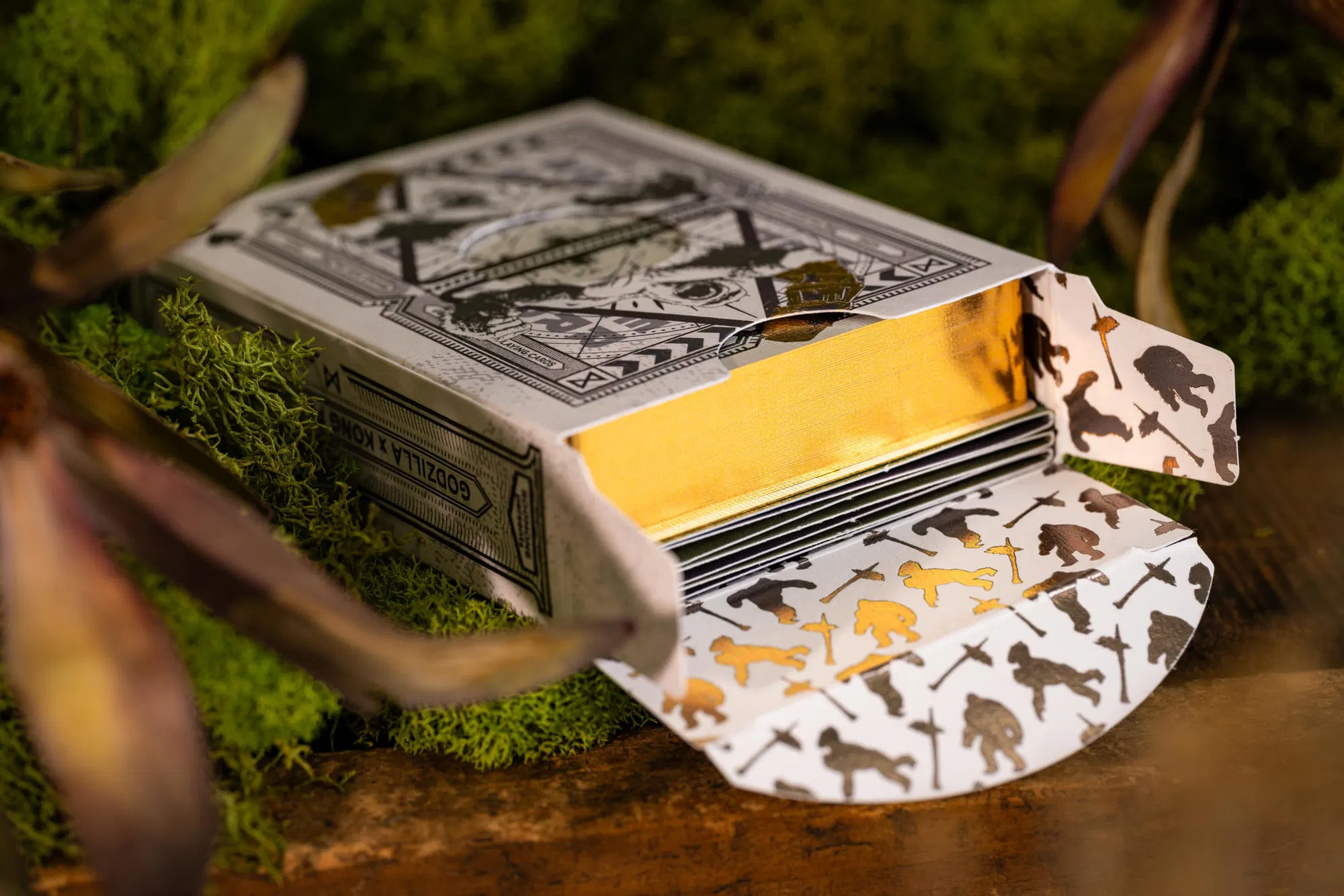 GODZILLA x KONG PLAYING CARDS