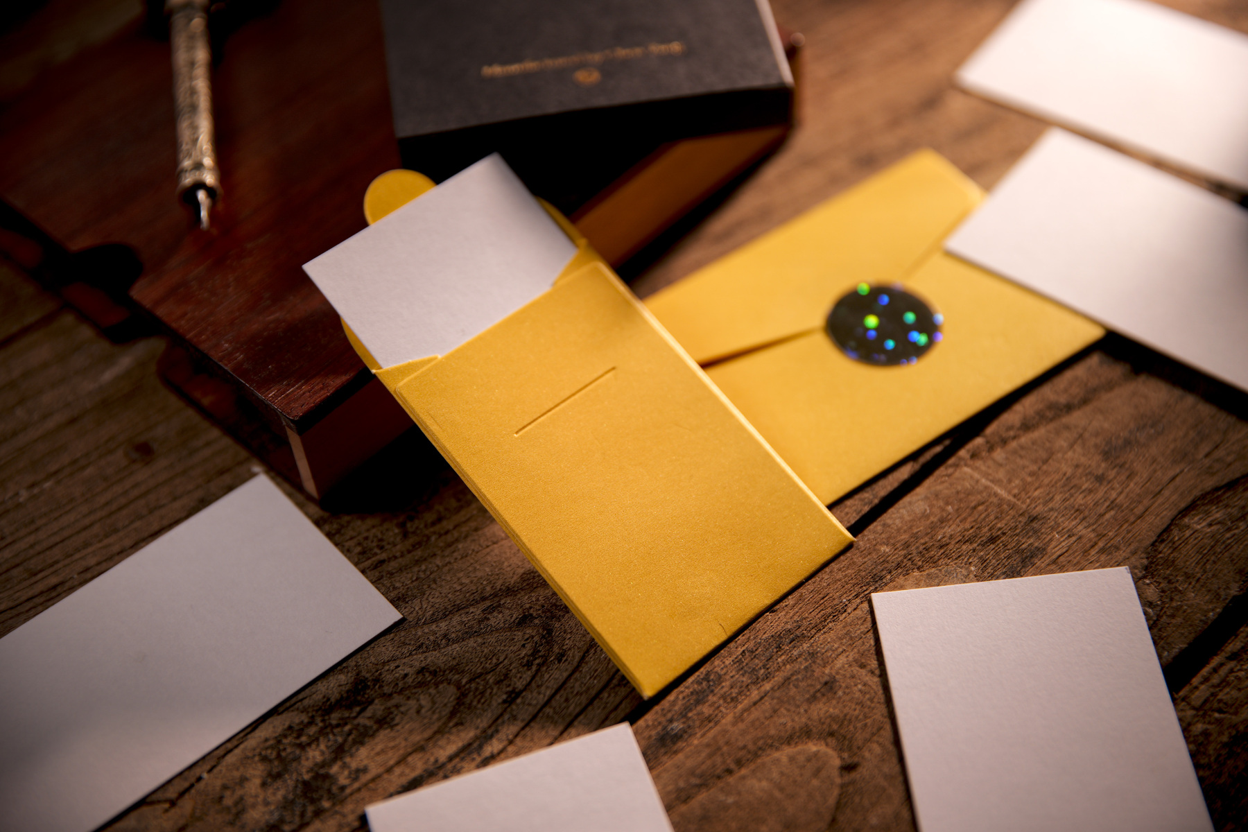 Roentgen Envelope by Chen Yang & TCC Magic