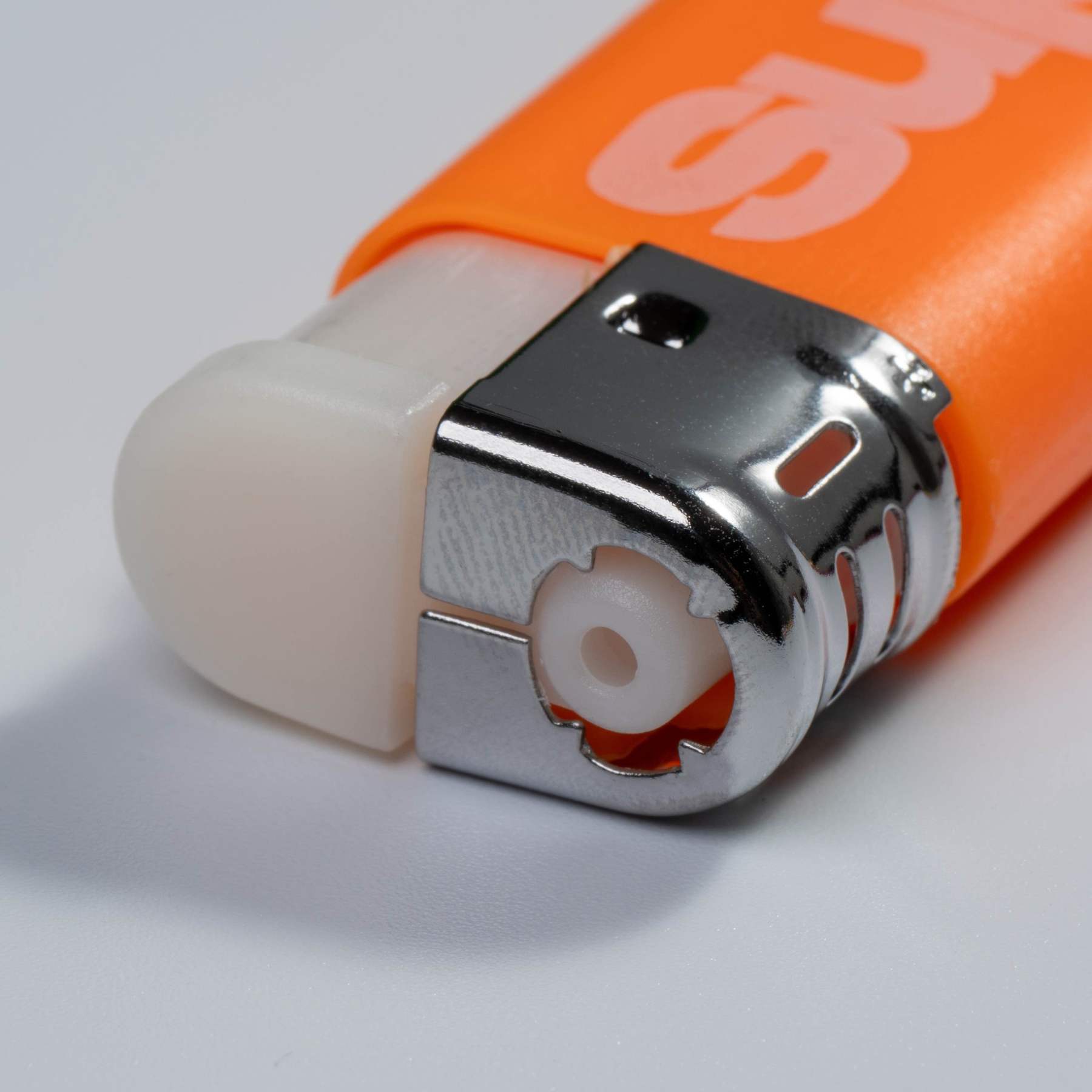 Water-Spraying Lighter