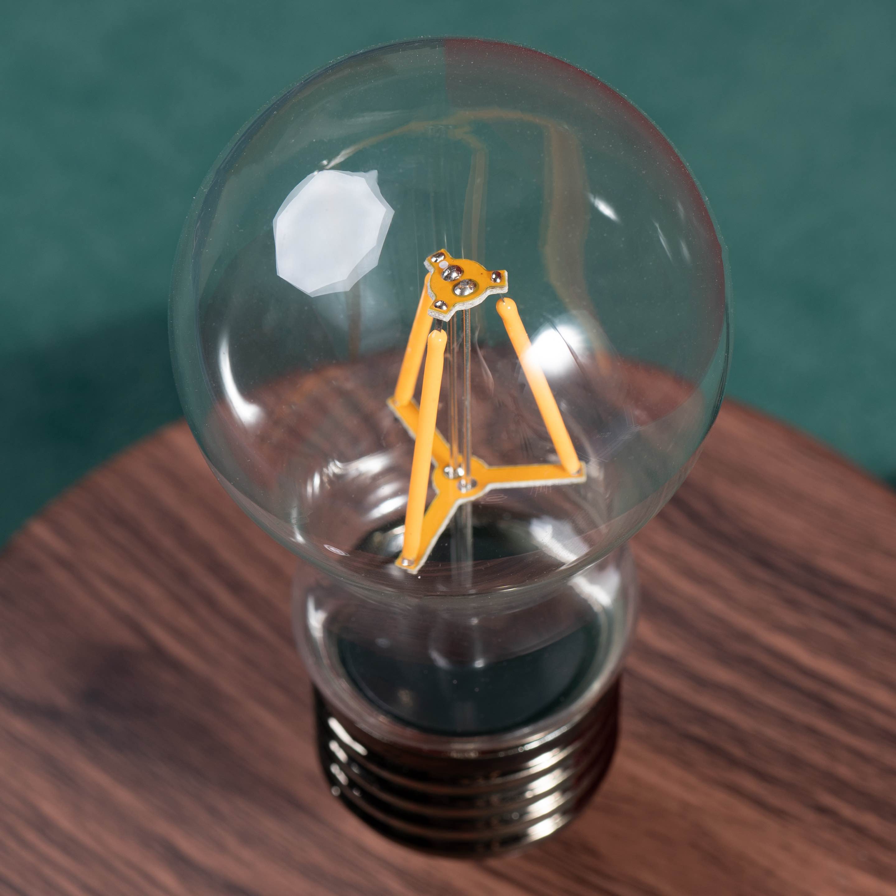 Levitating Light Bulb 