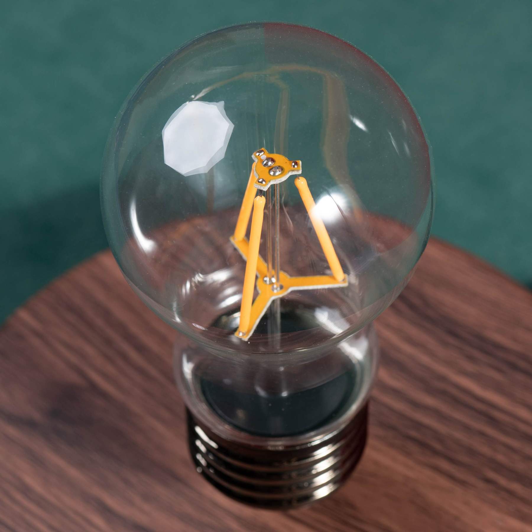 Levitating Light Bulb 