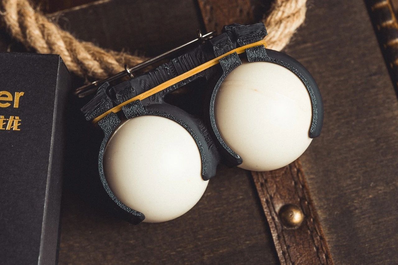 L Holder by bacon magic