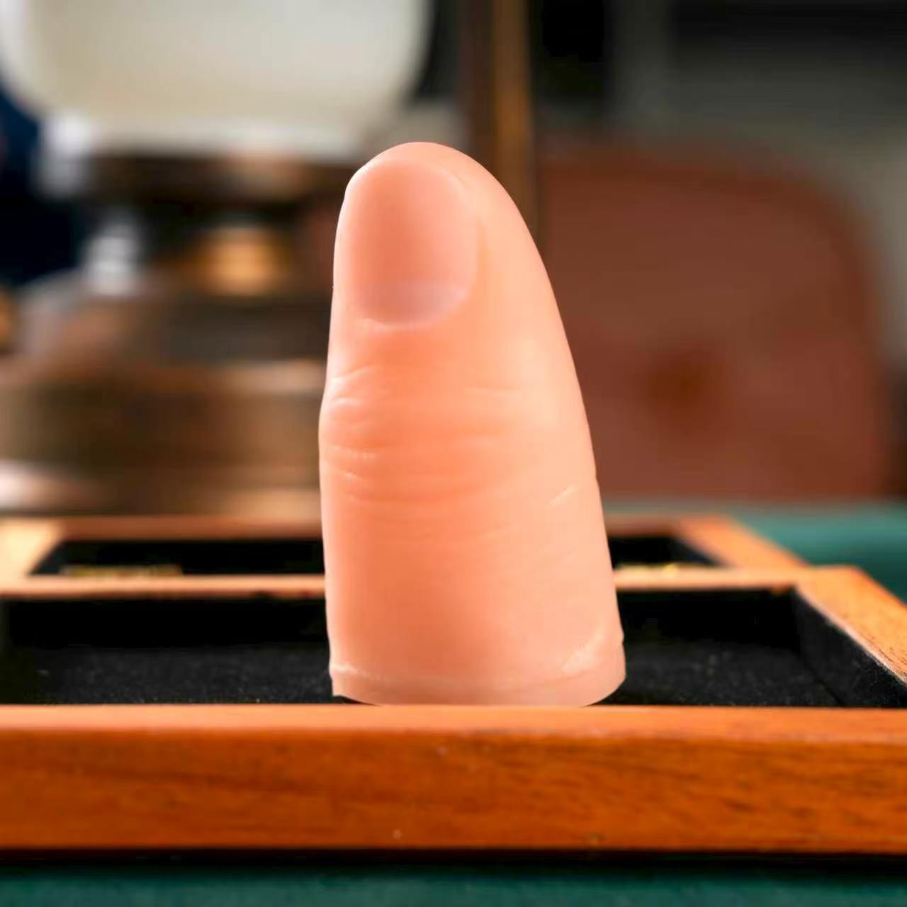 Rechargeable Professional Thumb Light 