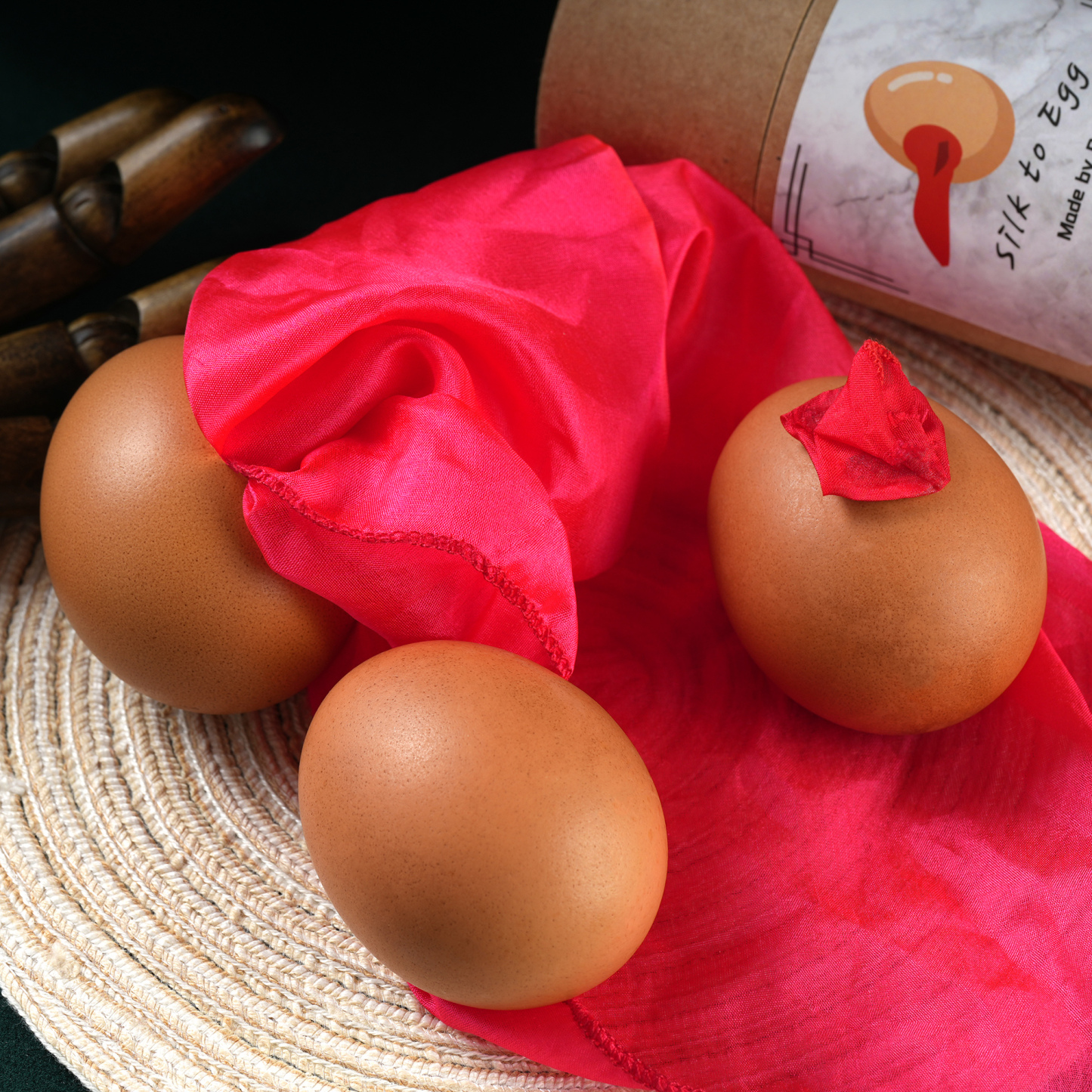 Silk to egg by Hyunsoo Kim & Hidden Magic