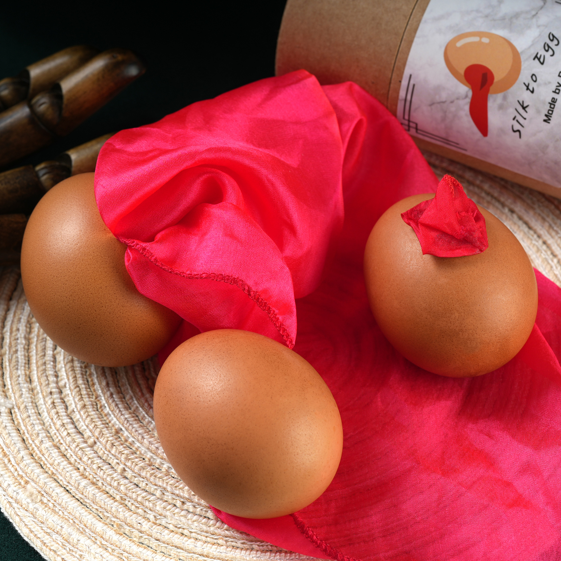 Silk to egg by Hyunsoo Kim & Hidden Magic