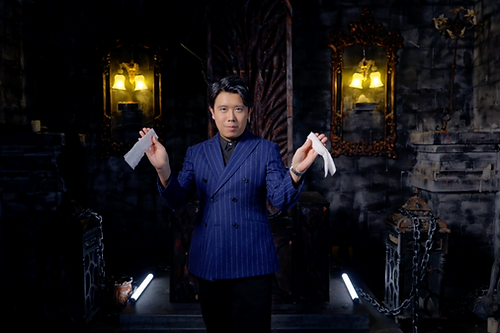 Invisible Snow by Bond Lee