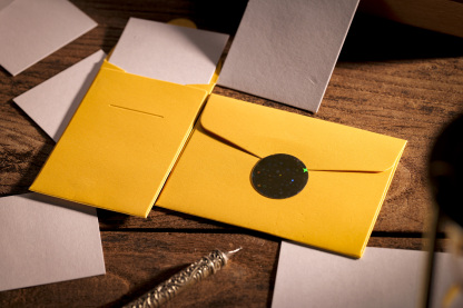 Roentgen Envelope by Chen Yang & TCC Magic
