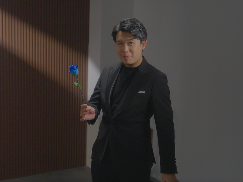 Eternal Rose by Bond Lee, Wenzi & Horace Ng